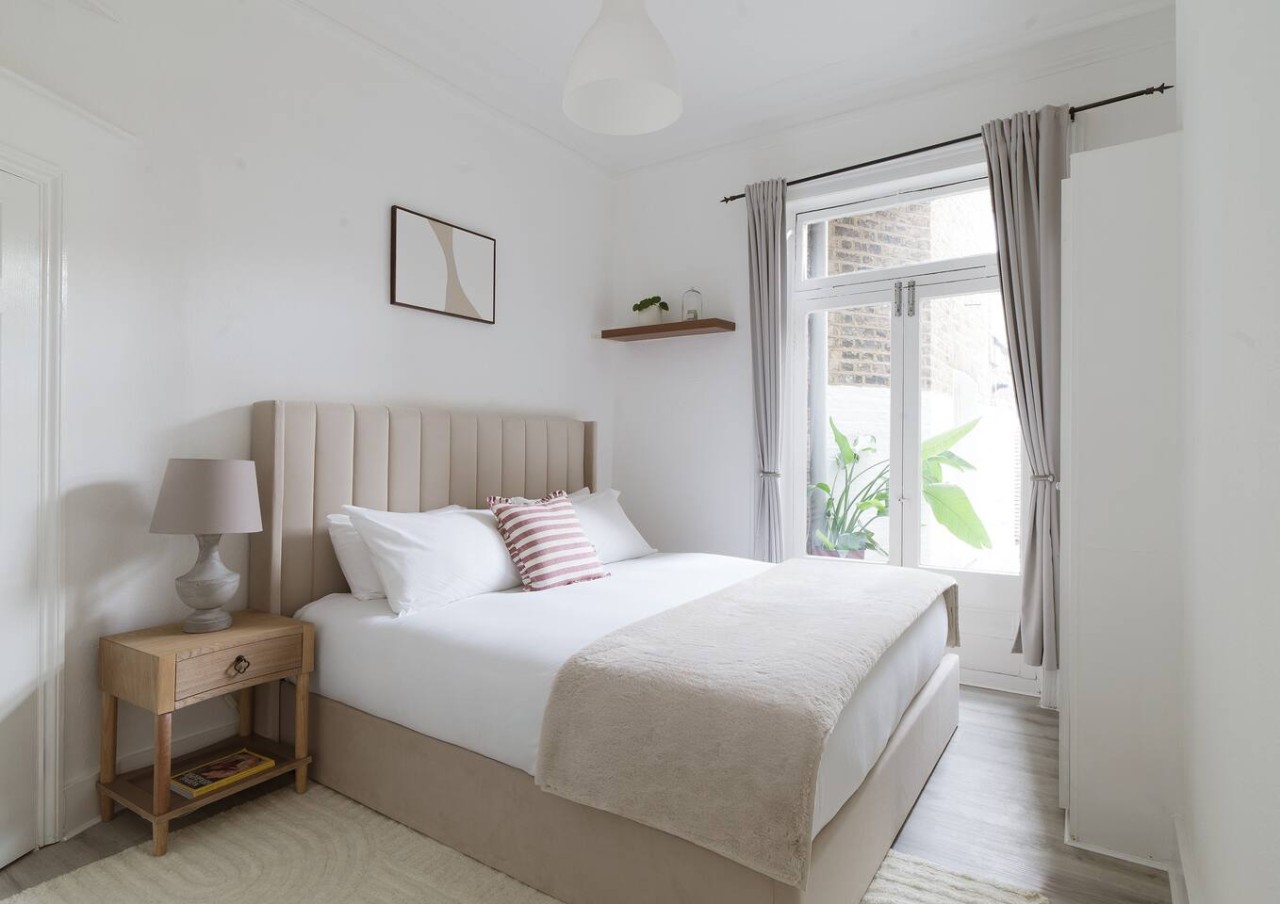 Brook Green stylish 2 bed in 58 Sterndale Road atCheckIn W14 0HU - Property image 2 - VivreStays