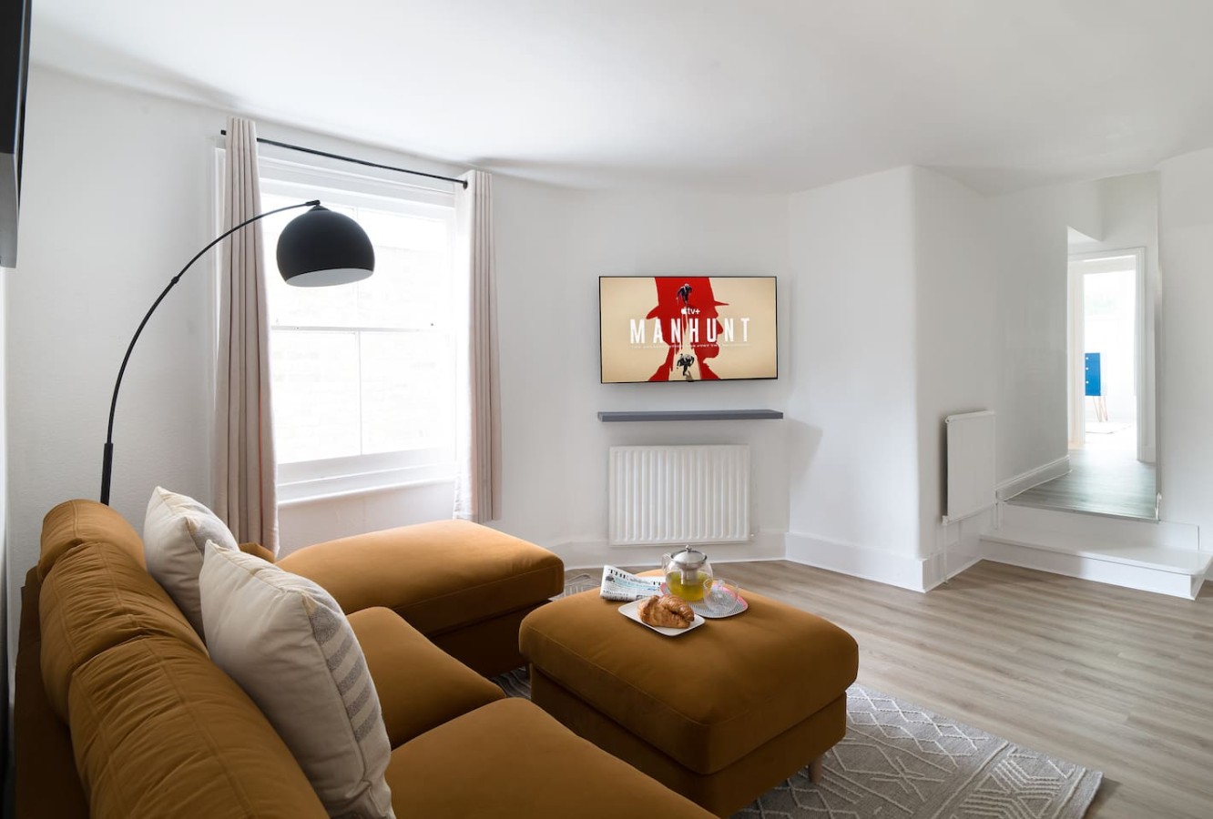 Brook Green stylish 2 bed in 58 Sterndale Road atCheckIn W14 0HU - Property image 6 - VivreStays