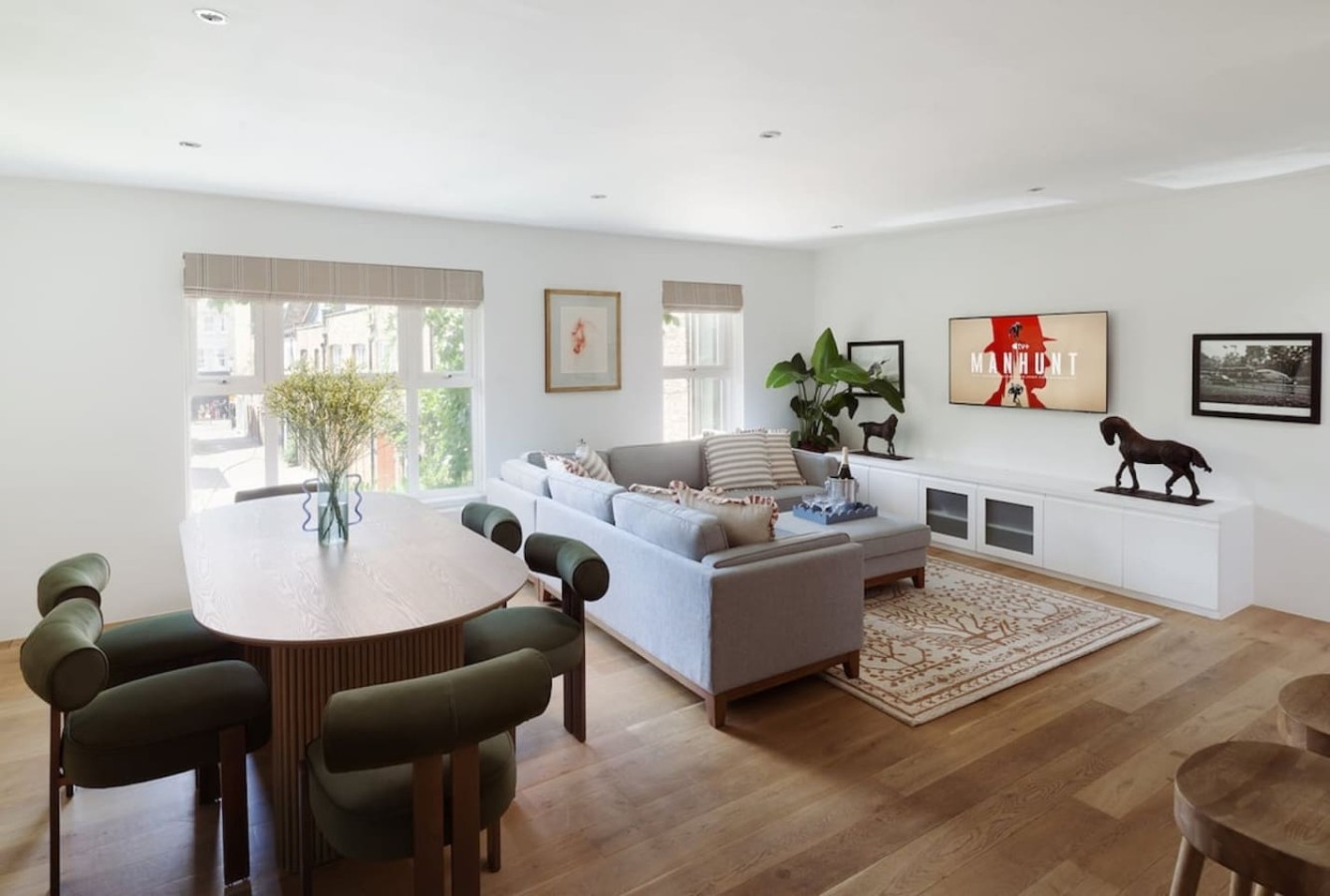 The Iconic Portobello Mews House in 8 Dunworth Mews atCheckIn W11 1LE - Property image 5 - VivreStays