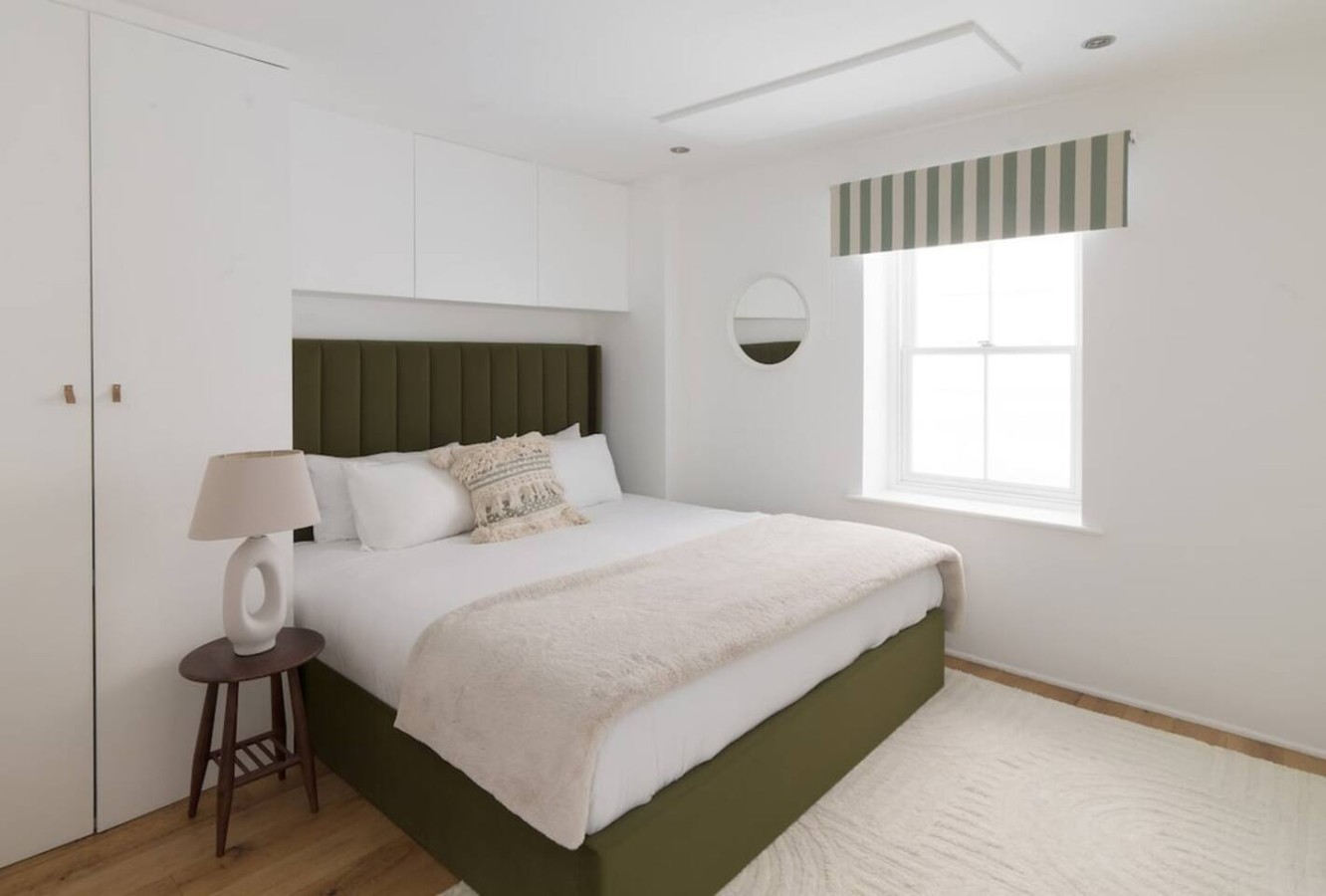 The Iconic Portobello Mews House in 8 Dunworth Mews atCheckIn W11 1LE - Property image 10 - VivreStays