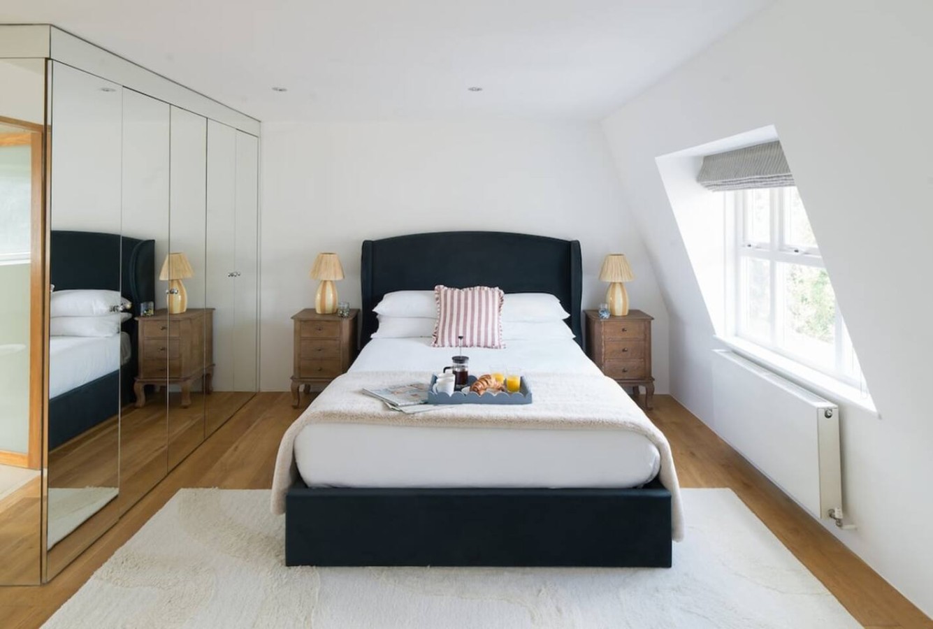 The Iconic Portobello Mews House in 8 Dunworth Mews atCheckIn W11 1LE - Property image 8 - VivreStays