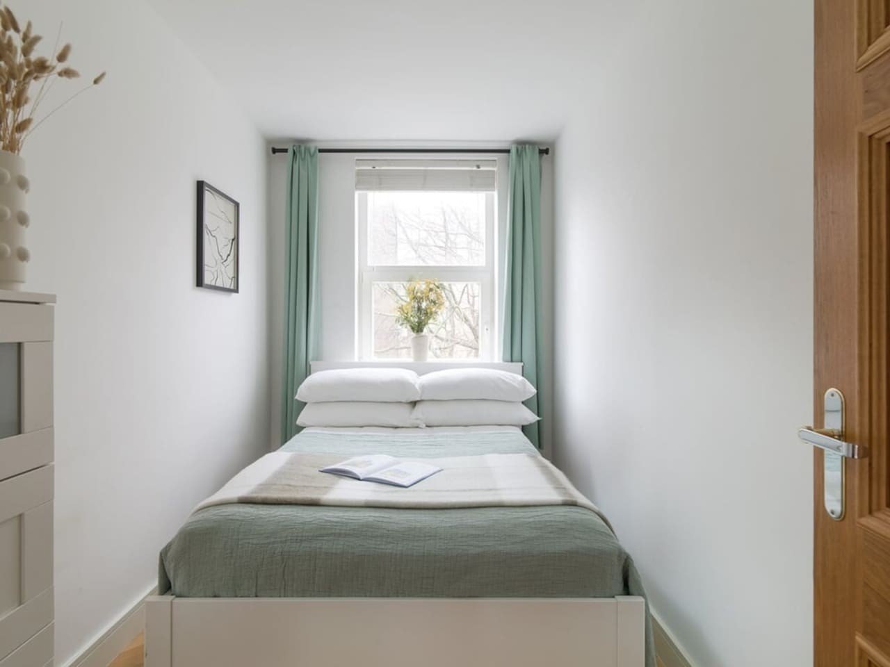 Hampstead Heath 2 bed in 76 Fleet Road atCheckIn NW3 2QT - Property image 9 - VivreStays