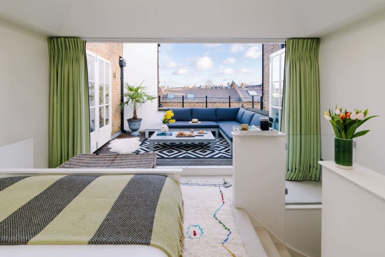 Notting Hill family home 5 Bed in 15 Denbigh Road W11 2SJ - Property image 2 - VivreStays