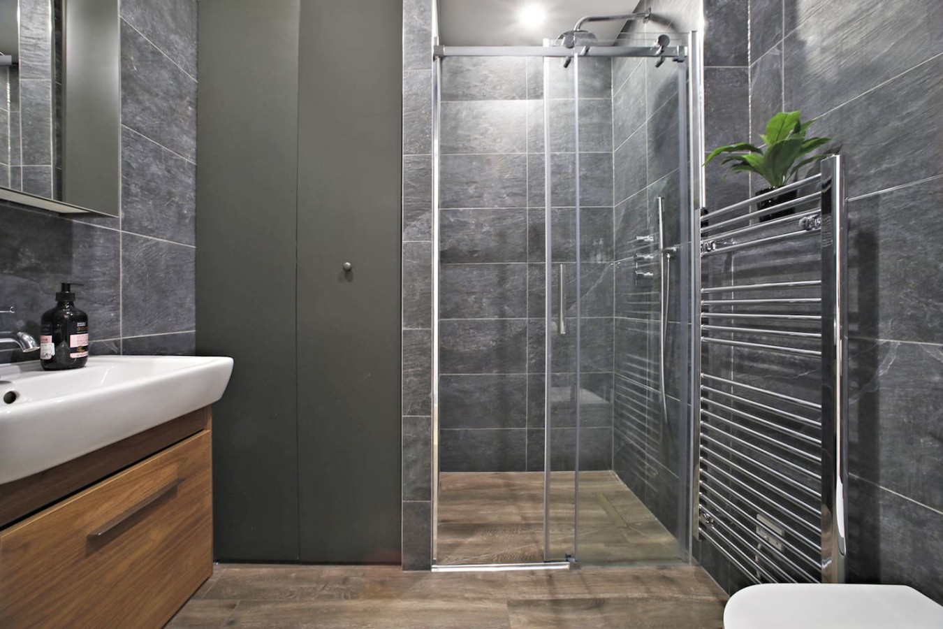 West End, Drury Lane, Modern 3 Bedroom Apt in 1, 158 Drury Lane WC2B 5QG - Property image 19 - VivreStays