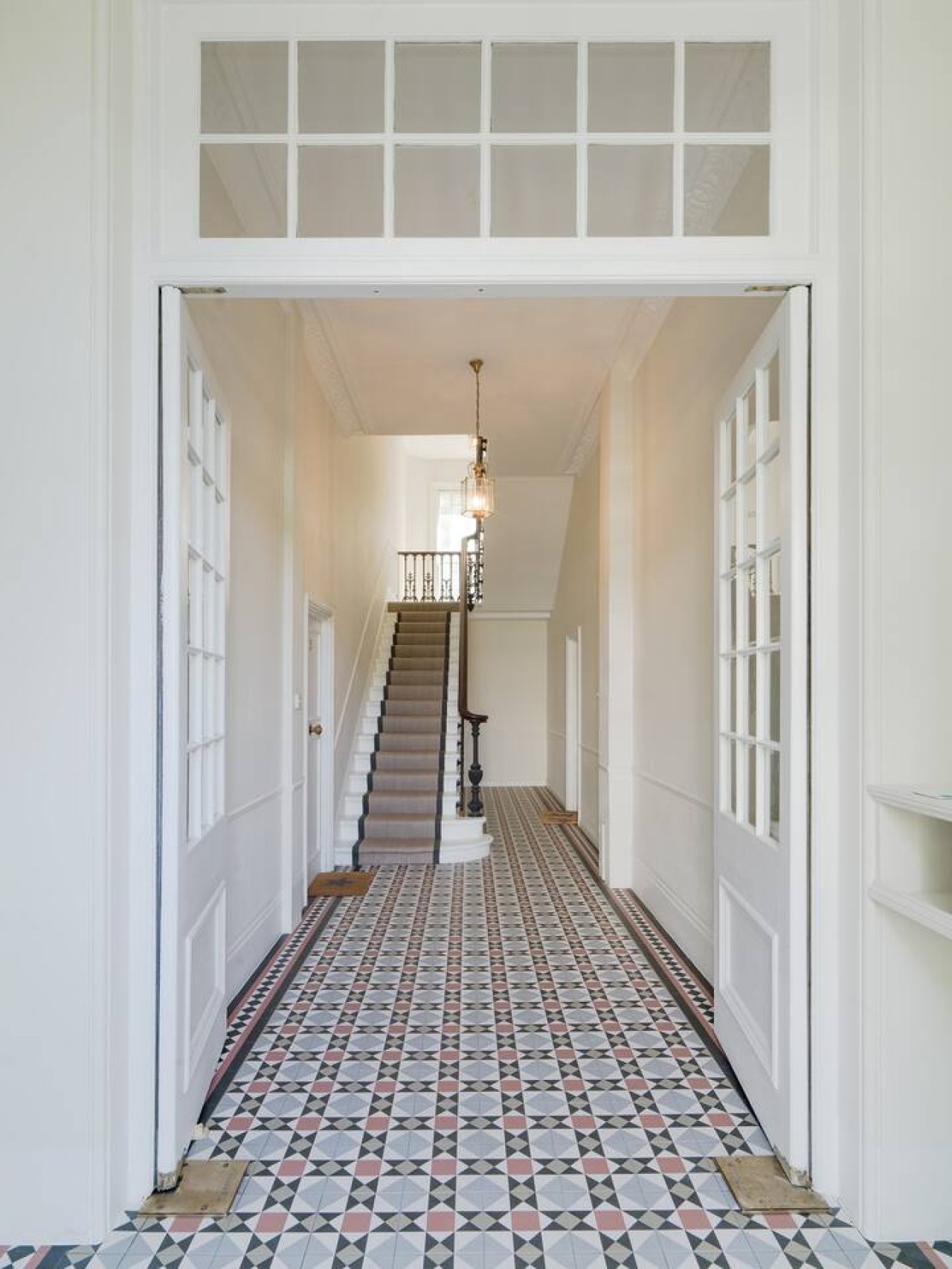 Luxurious 3-Bedroom Notting Hill in 17 Pembridge Square Flat 13 W2 4EH - Property image 15 - VivreStays