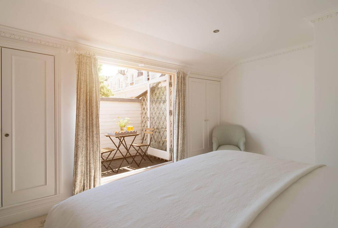 Luxurious 3-Bedroom Notting Hill in 17 Pembridge Square Flat 13 W2 4EH - Property image 16 - VivreStays