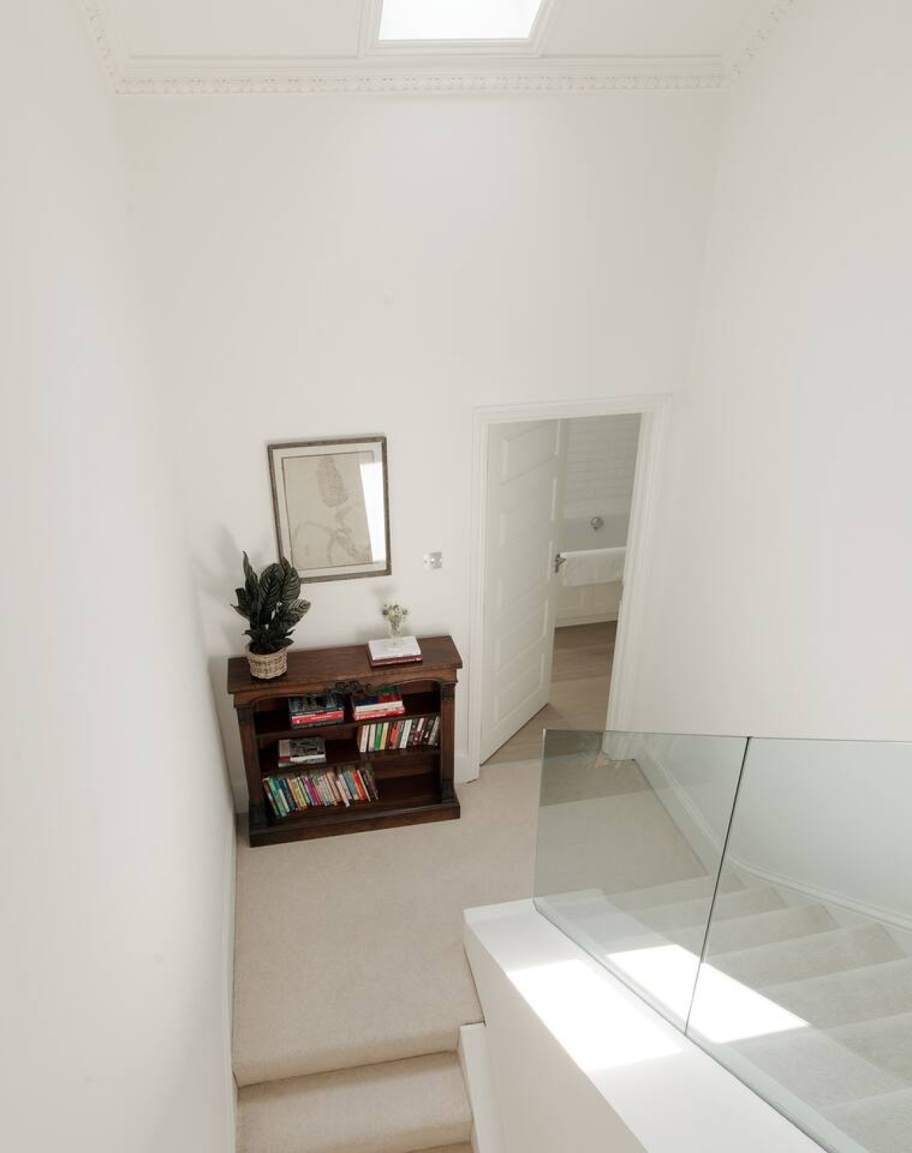 Luxurious 3-Bedroom Notting Hill in 17 Pembridge Square Flat 13 W2 4EH - Property image 18 - VivreStays