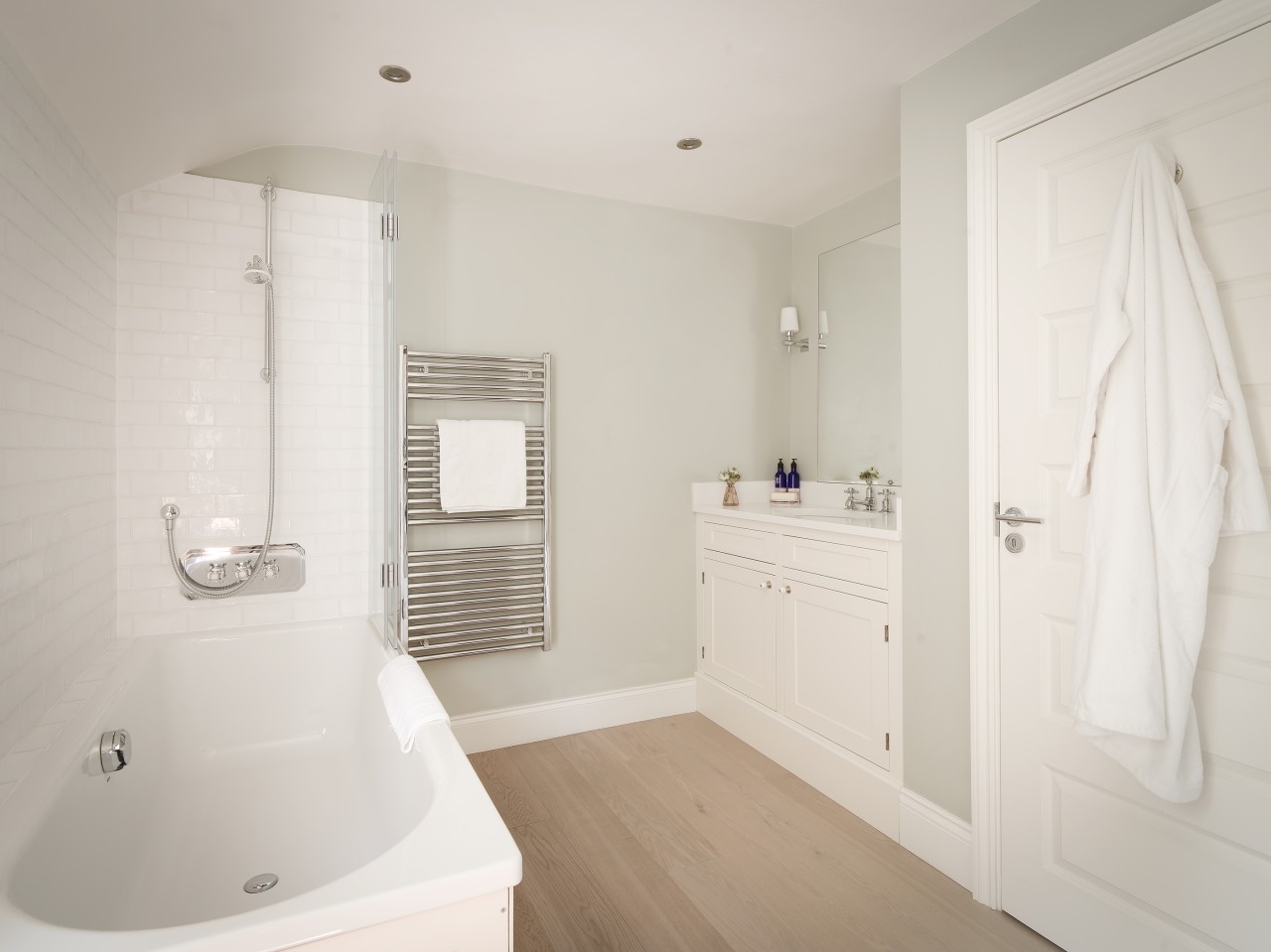 Luxurious 3-Bedroom Notting Hill in 17 Pembridge Square Flat 13 W2 4EH - Property image 19 - VivreStays