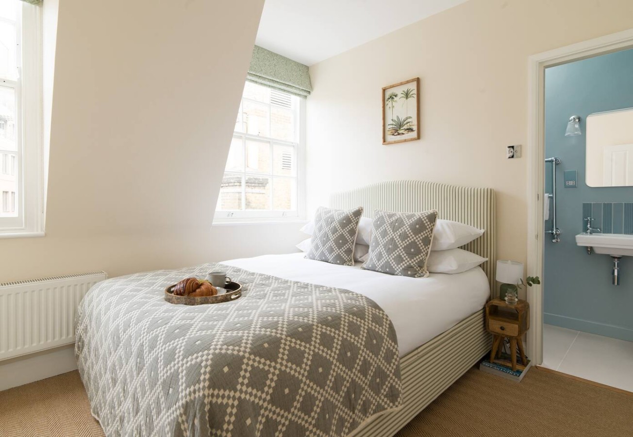 The Mayfair Grand Penthouse in 18 Bruton Place Flat 3 W1J 6LY - Property image 19 - VivreStays