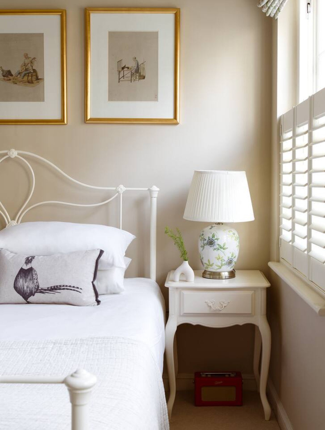 Kings Road, Chelsea, sleeps 6 in 50 Godfrey Street SW3 3SX - Property image 12 - VivreStays