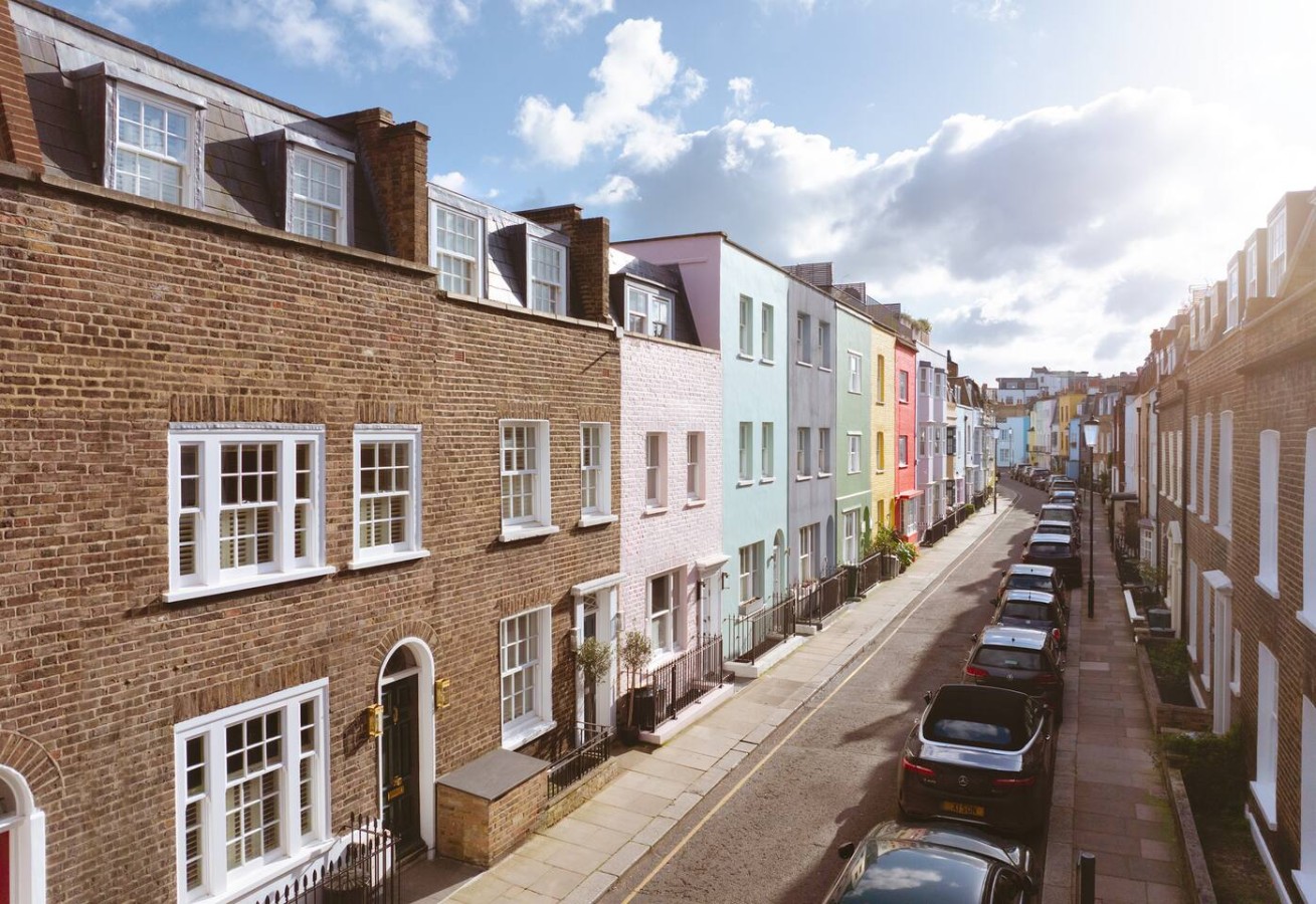 Kings Road, Chelsea, sleeps 6 in 50 Godfrey Street SW3 3SX - Property image 2 - VivreStays