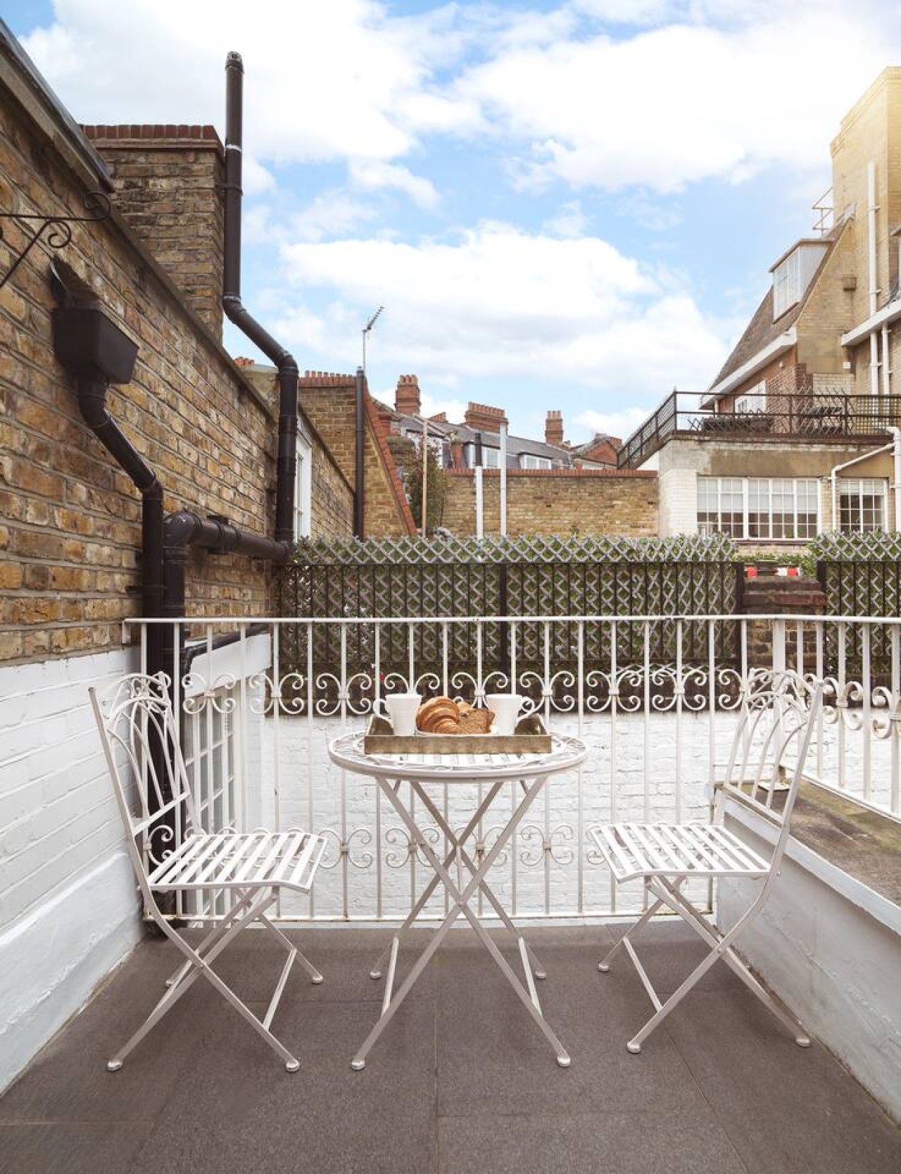 Kings Road, Chelsea, sleeps 6 in 50 Godfrey Street SW3 3SX - Property image 17 - VivreStays