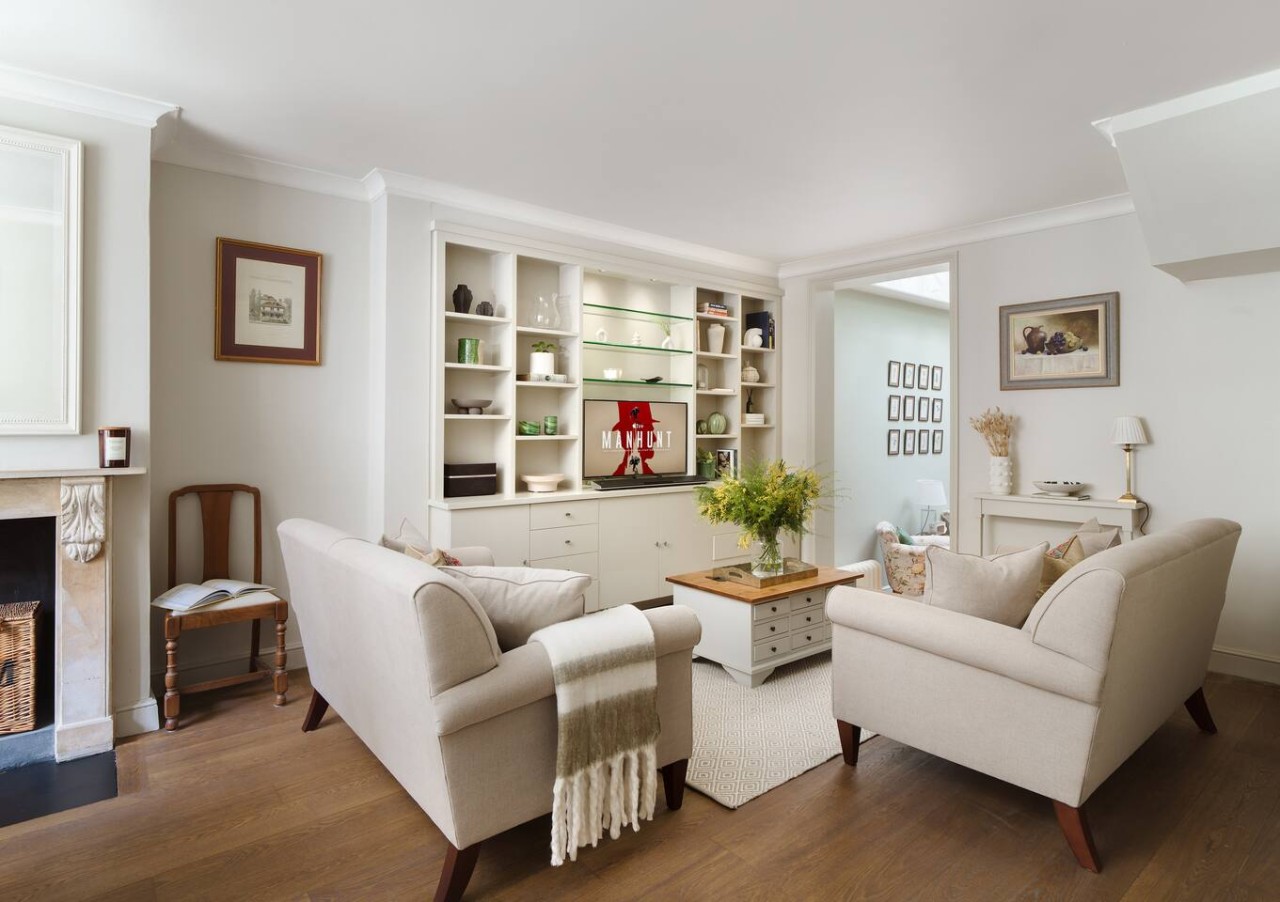 Kings Road, Chelsea, sleeps 6 in 50 Godfrey Street SW3 3SX - Property image 3 - VivreStays