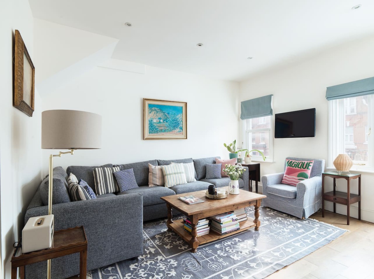 Sunny Roof Terrace Barons Court Sleeps 4-6 in 4, 68 Comeragh Rd, London W14 9HR, UK W14 9HR - Property image 5 - VivreStays