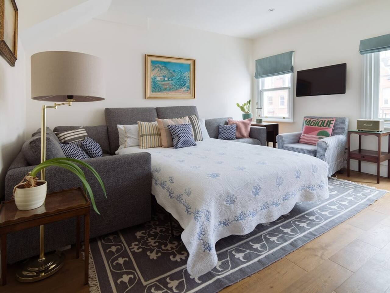 Sunny Roof Terrace Barons Court Sleeps 4-6 in 4, 68 Comeragh Rd, London W14 9HR, UK W14 9HR - Property image 21 - VivreStays