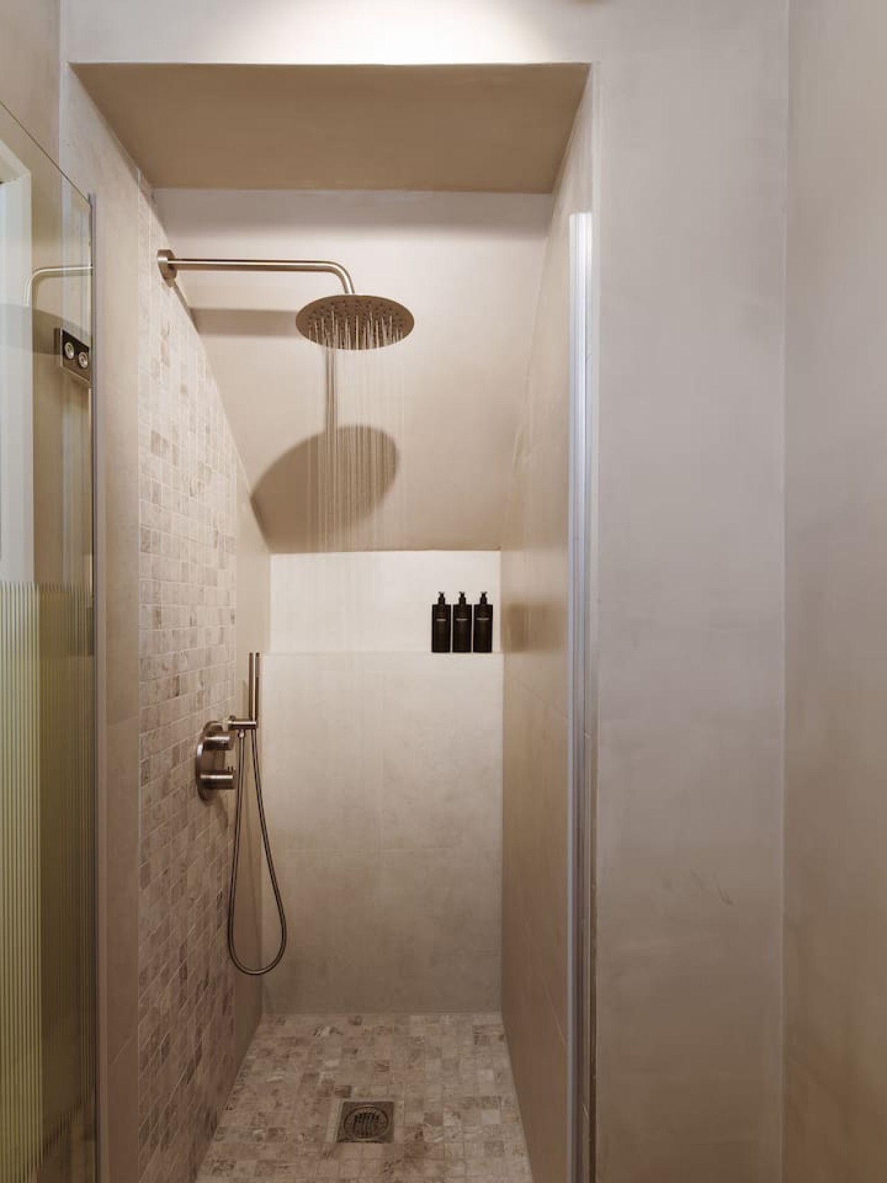 Sophisticated Notting Hill 2Bed in 9 Tavistock Road atCheckIn W11 1AT - Property image 12 - VivreStays