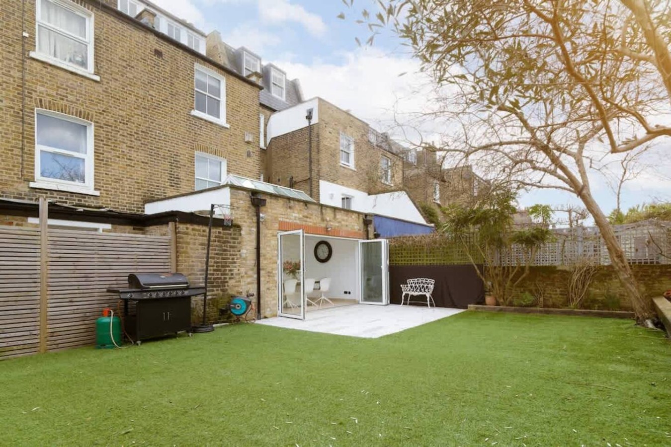 Luxury 5-Bedroom, Central London Town House in 60 Sterndale Road W14 0HU - Property image 17 - VivreStays