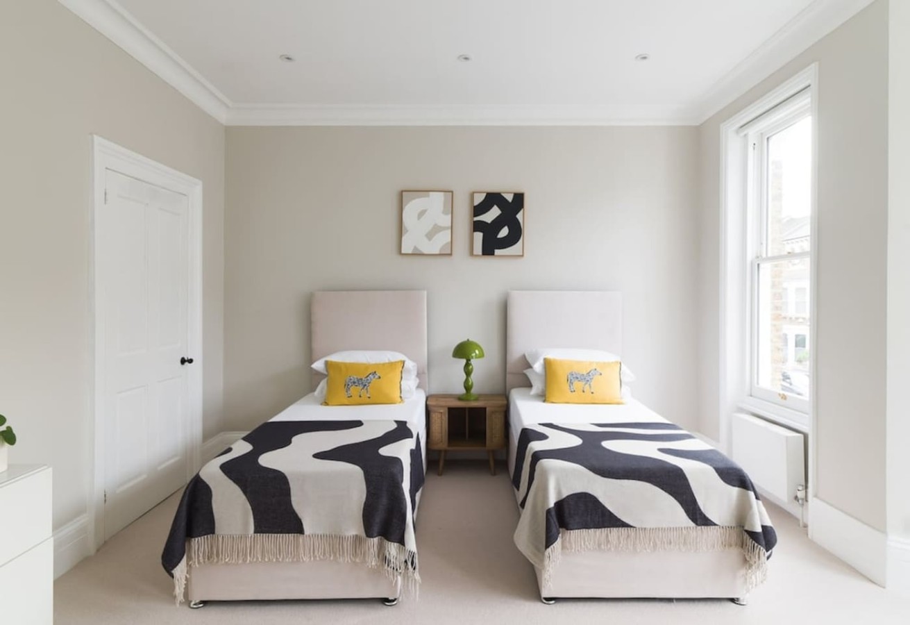 Luxury 5-Bedroom, Central London Town House in 60 Sterndale Road W14 0HU - Property image 19 - VivreStays