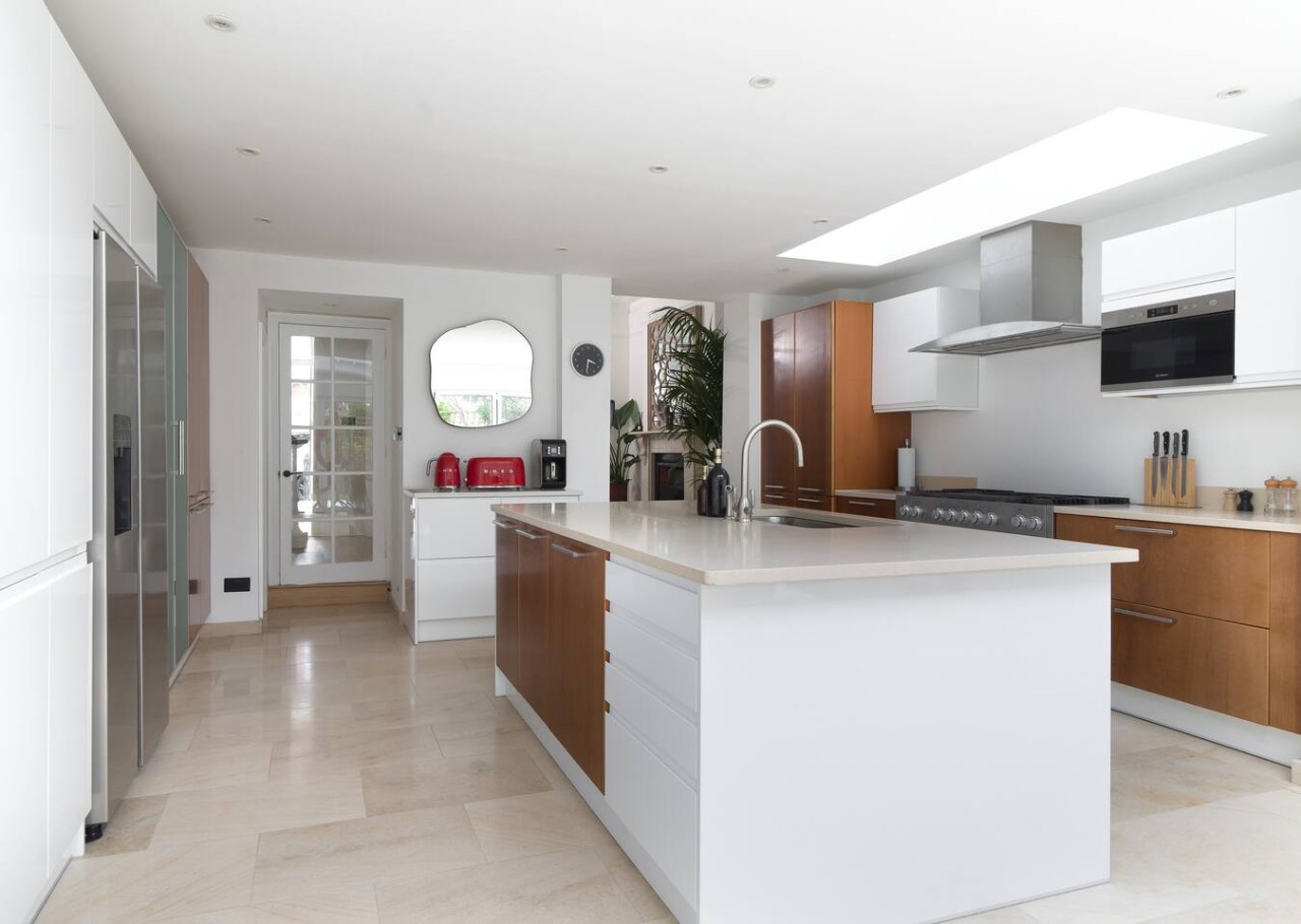 Luxury 5-Bedroom, Central London Town House in 60 Sterndale Road W14 0HU - Property image 28 - VivreStays