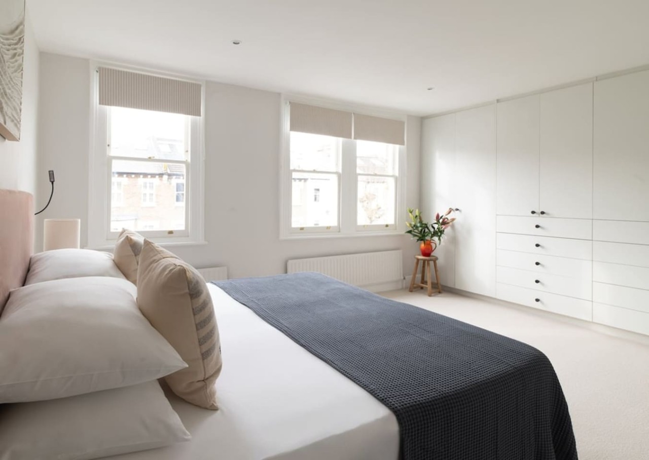 Luxury 5-Bedroom, Central London Town House in 60 Sterndale Road W14 0HU - Property image 12 - VivreStays