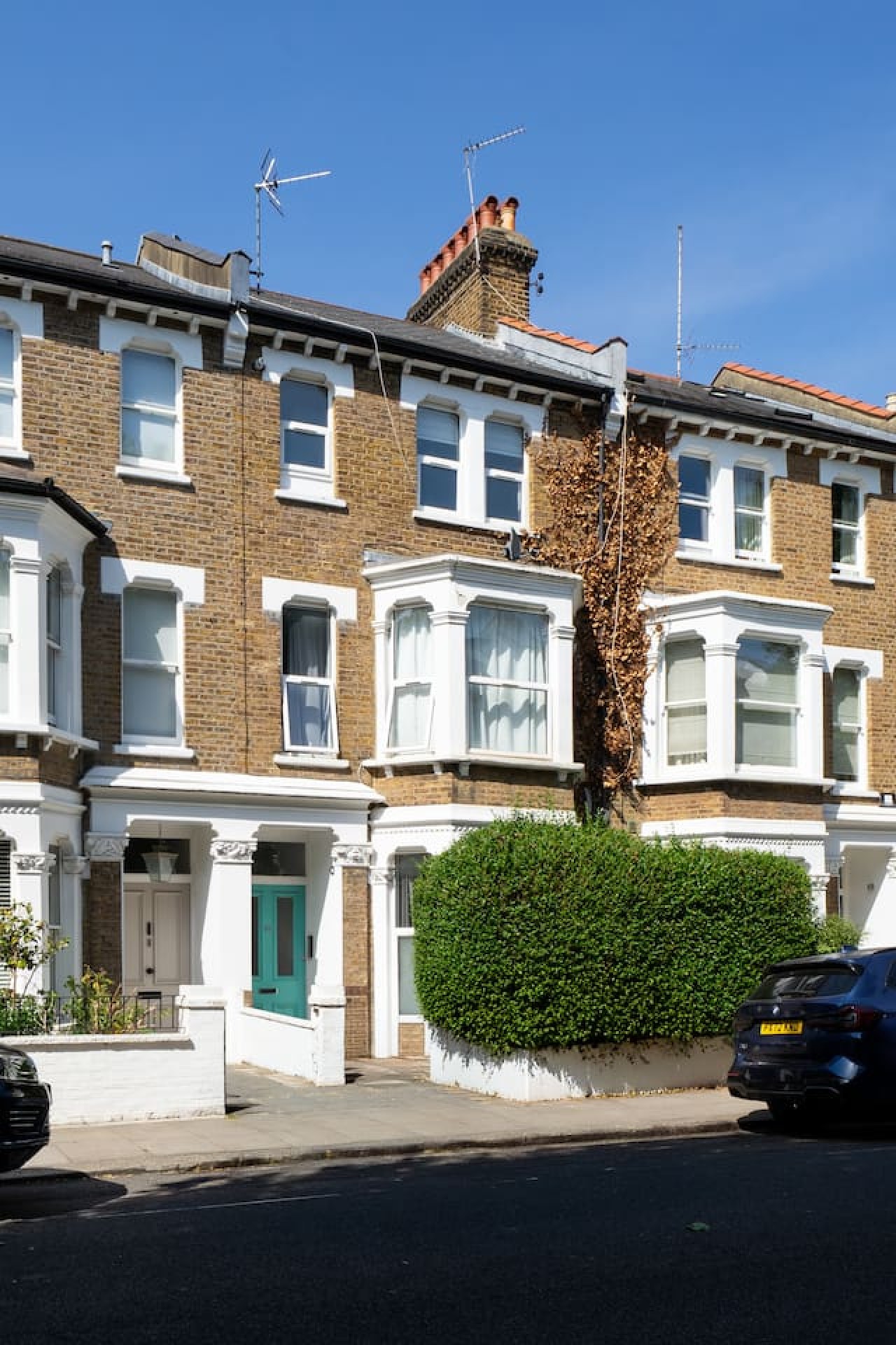 Stylish Two-Bed Apt in Brook Green, West London in 58 Sterndale Road Top floor flat W14 0HU - Property image 29 - VivreStays