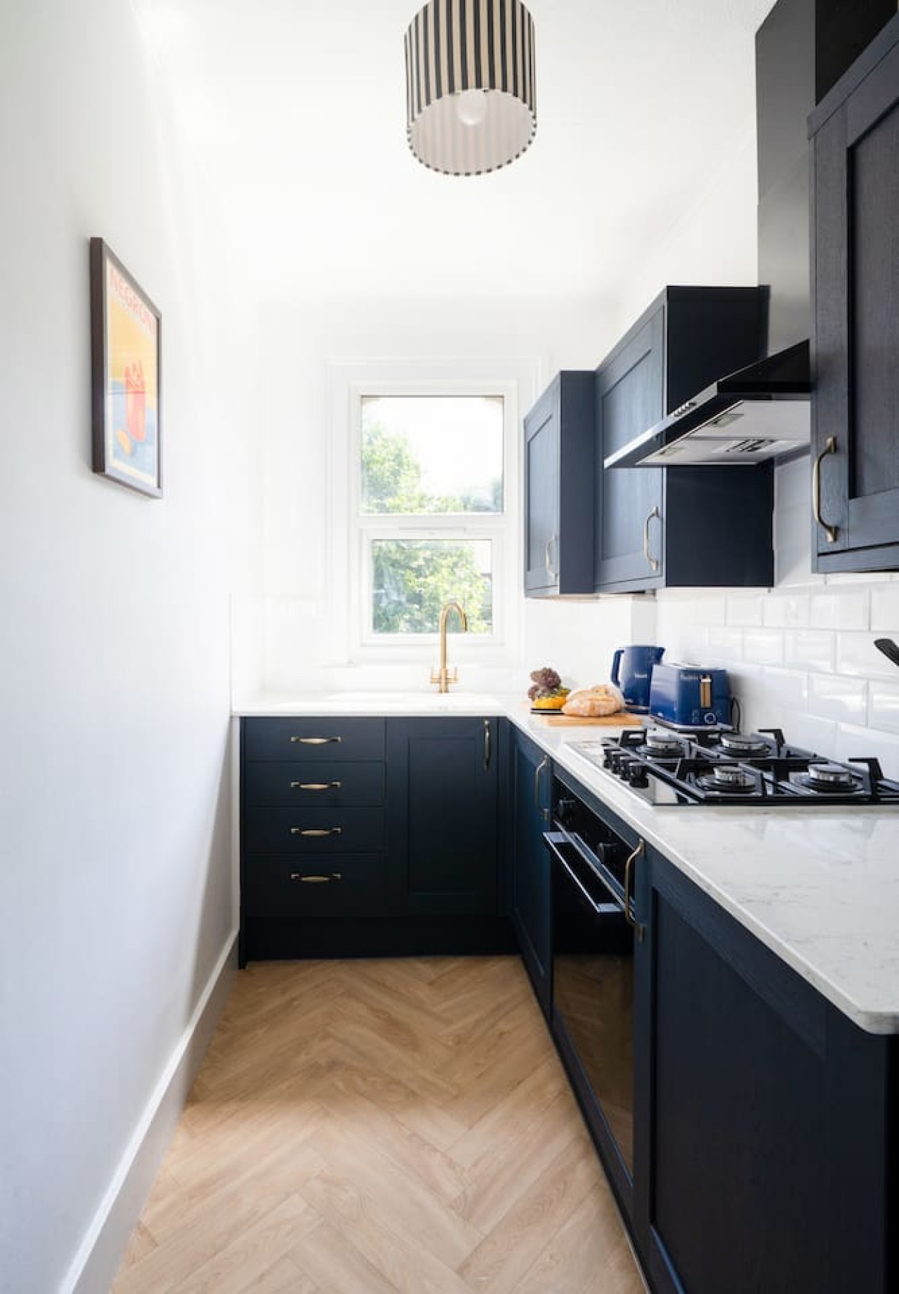 Stylish Two-Bed Apt in Brook Green, West London in 58 Sterndale Road Top floor flat W14 0HU - Property image 8 - VivreStays