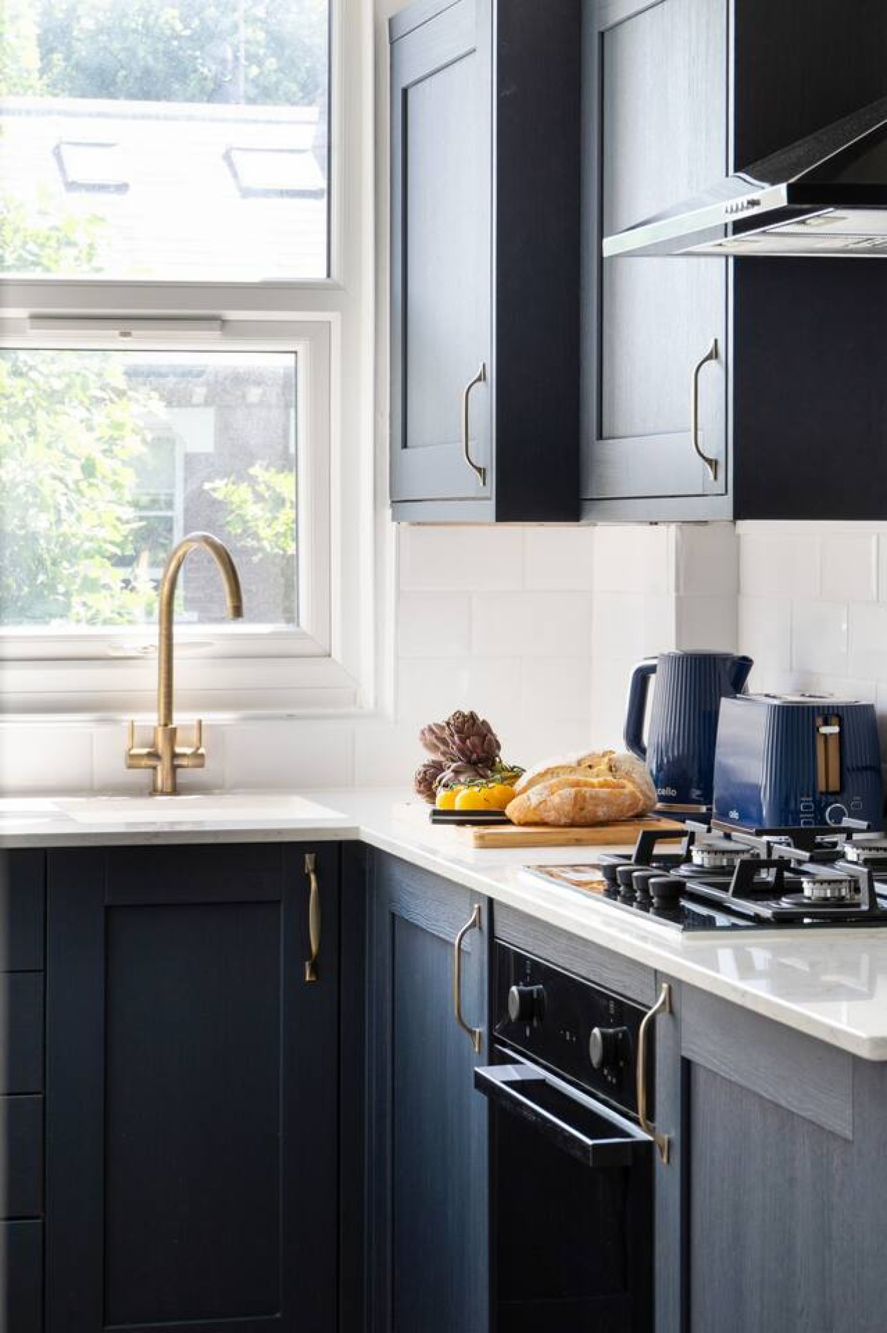 Stylish Two-Bed Apt in Brook Green, West London in 58 Sterndale Road Top floor flat W14 0HU - Property image 16 - VivreStays