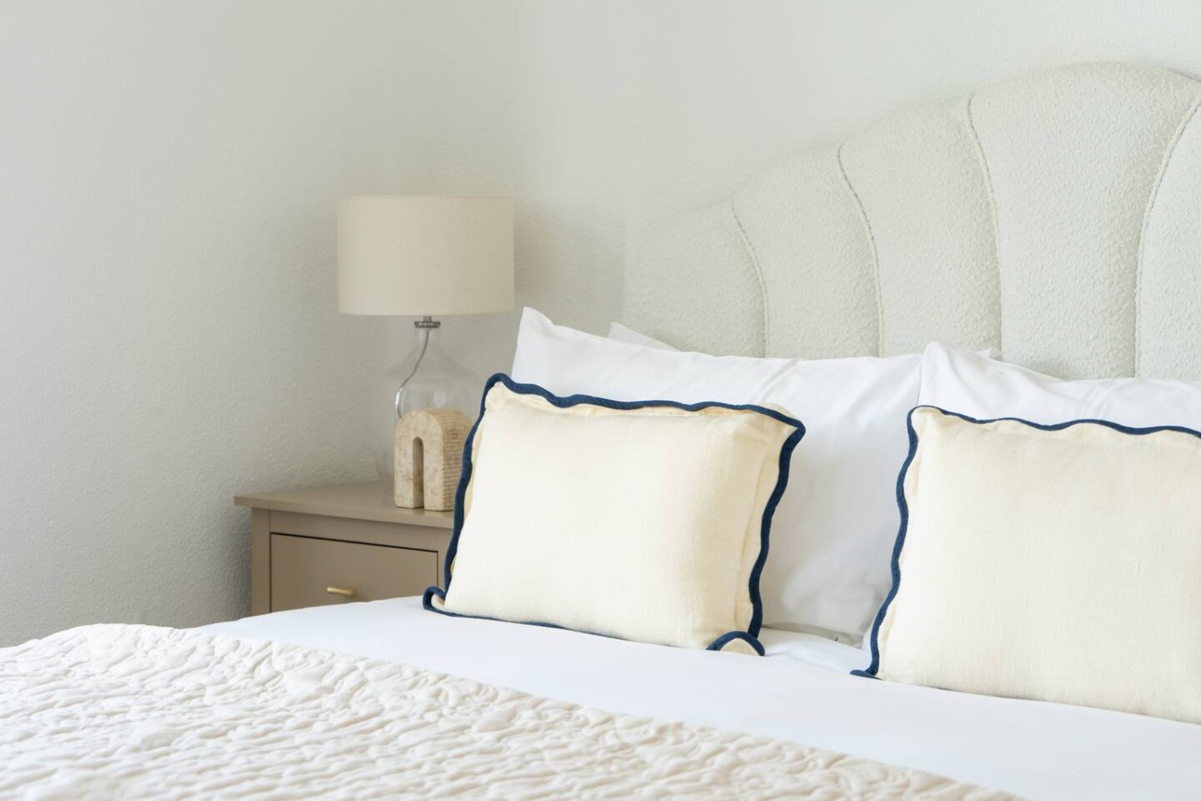 Stylish Two-Bed Apt in Brook Green, West London in 58 Sterndale Road Top floor flat W14 0HU - Property image 26 - VivreStays