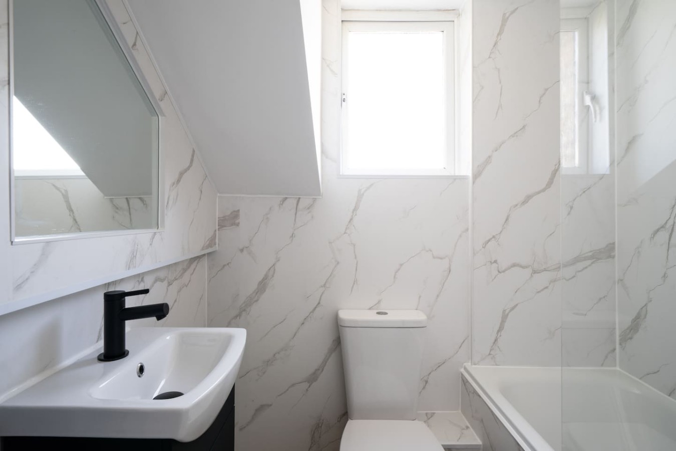 Stylish Two-Bed Apt in Brook Green, West London in 58 Sterndale Road Top floor flat W14 0HU - Property image 17 - VivreStays