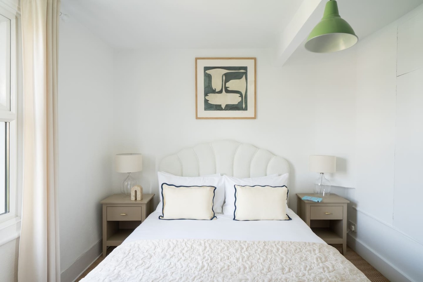 Stylish Two-Bed Apt in Brook Green, West London in 58 Sterndale Road Top floor flat W14 0HU - Property image 4 - VivreStays