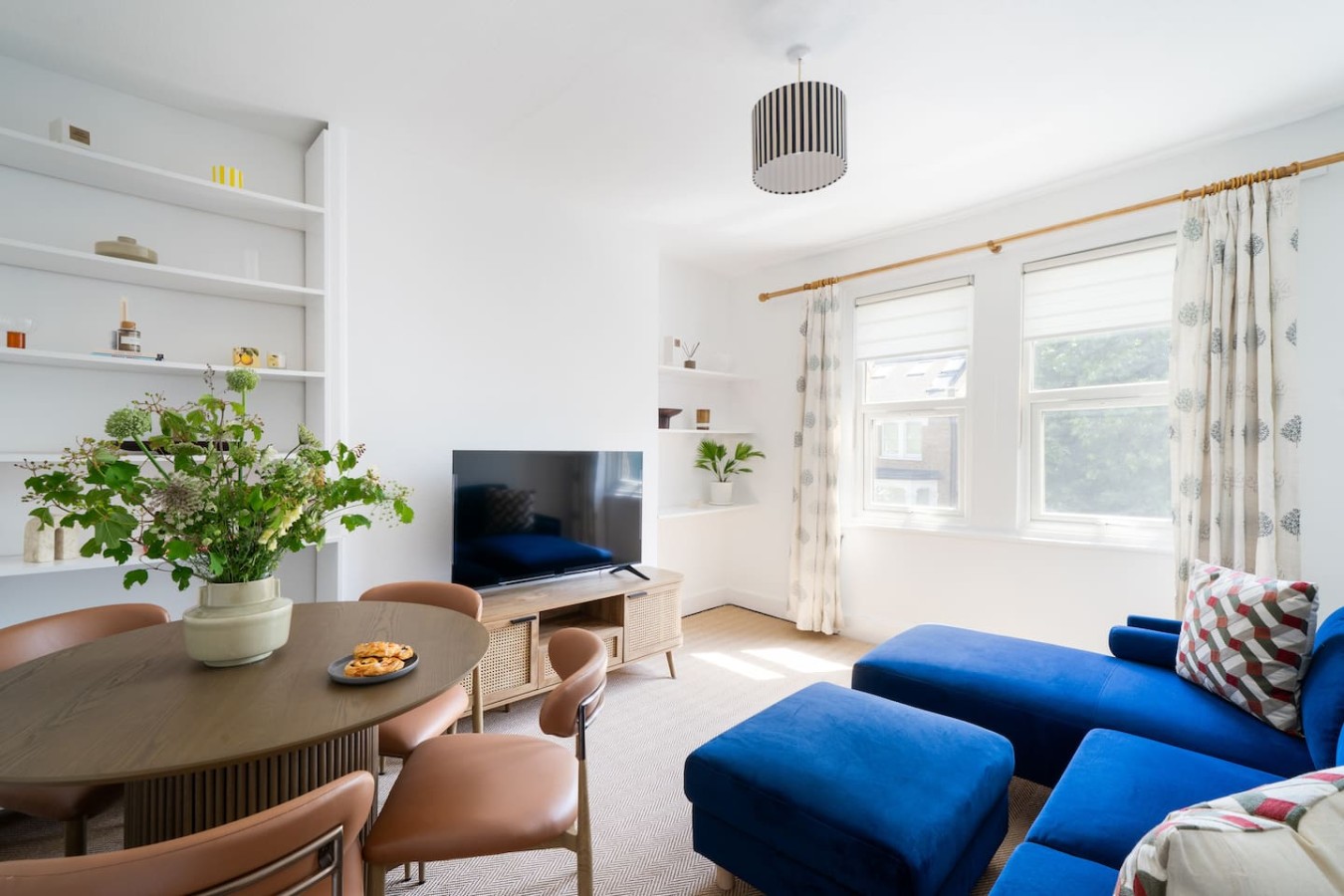 Stylish Two-Bed Apt in Brook Green, West London in 58 Sterndale Road Top floor flat W14 0HU - Property image 2 - VivreStays