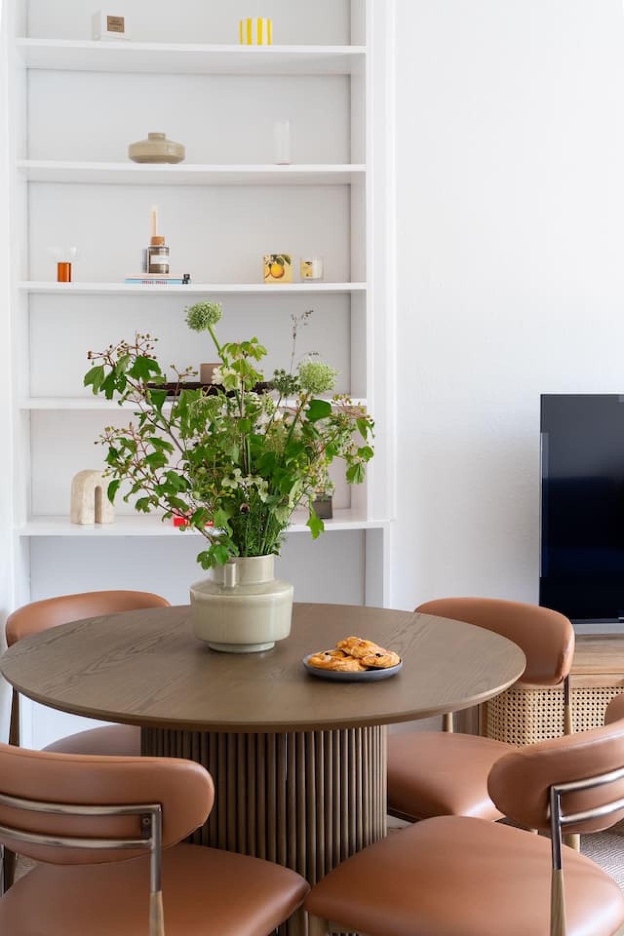 Stylish Two-Bed Apt in Brook Green, West London in 58 Sterndale Road Top floor flat W14 0HU - Property image 7 - VivreStays