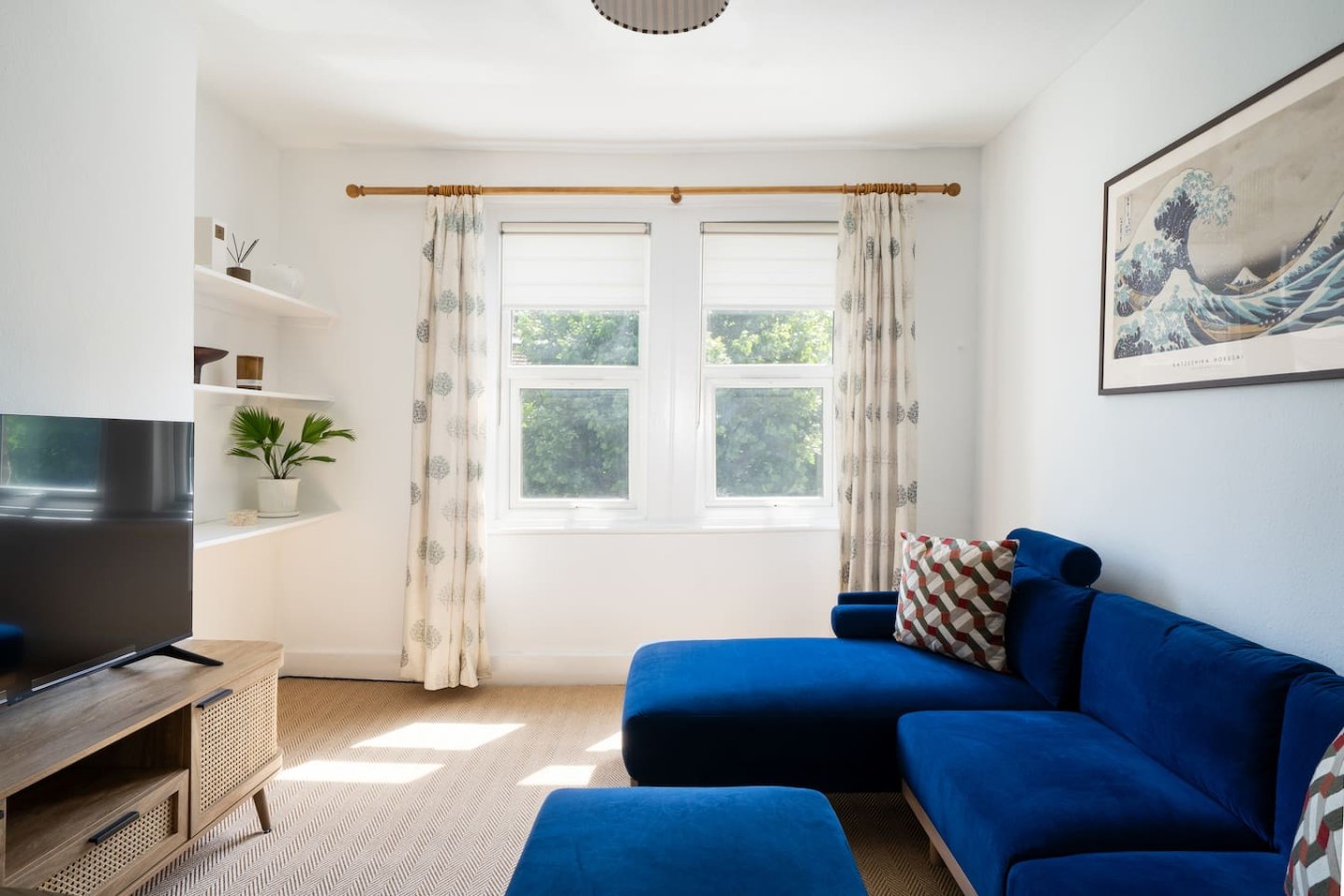 Stylish Two-Bed Apt in Brook Green, West London in 58 Sterndale Road Top floor flat W14 0HU - Property image 10 - VivreStays
