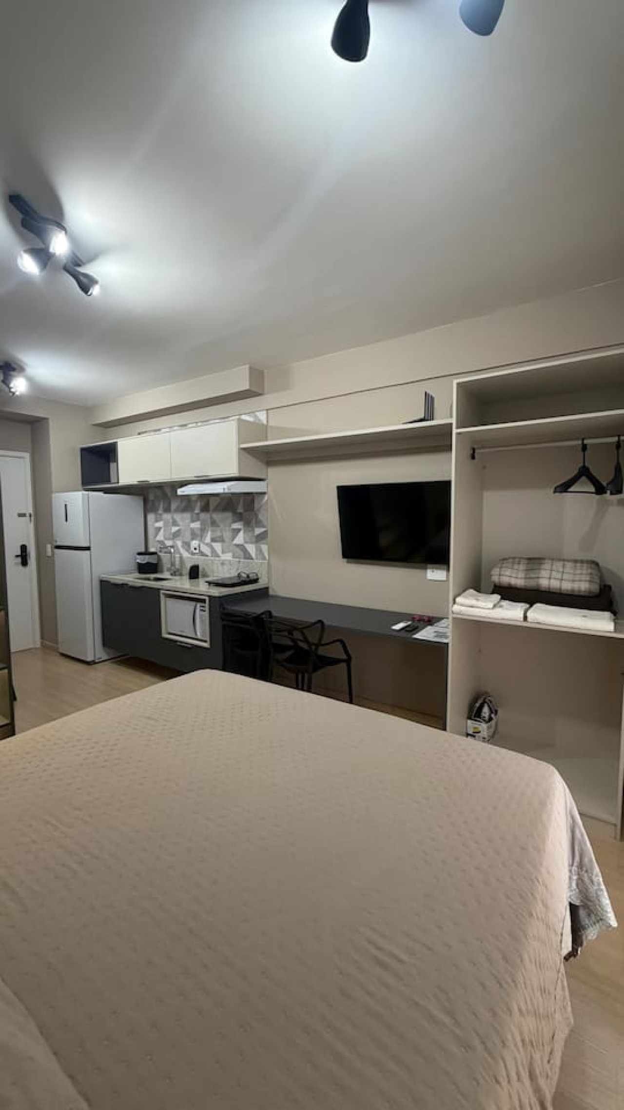 Studio em Pinheiros - Nex One Faria Lima 18º andar