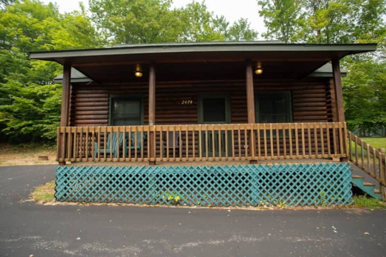 Cabin 2474 - Spacious Log Home inside Private Resort