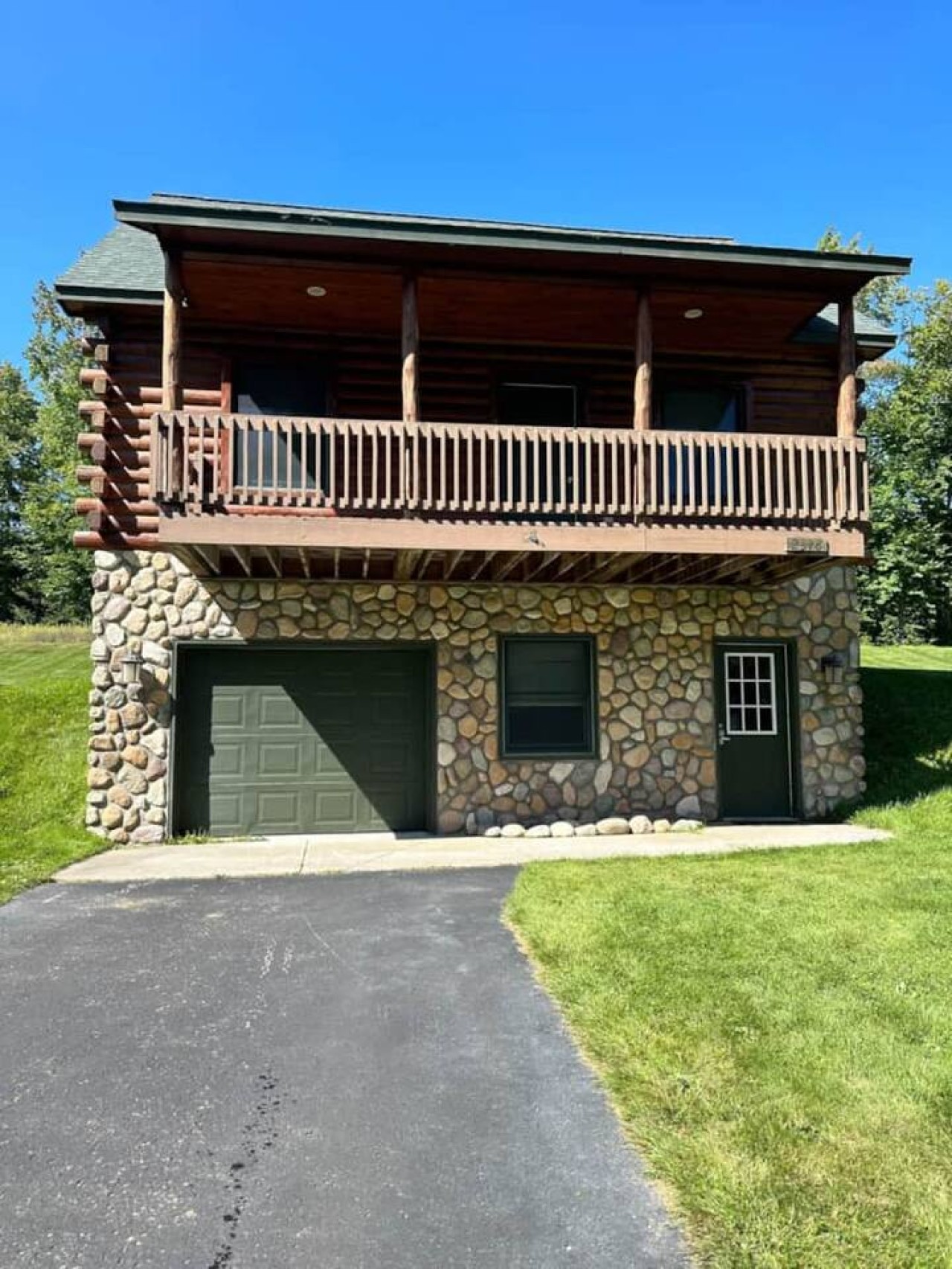 Cabin 2378 - Scenic Log Cabin within Private Resort