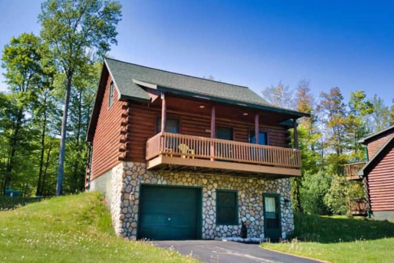 Cabin 2440 - Beautiful Log Cabin in Private Resort