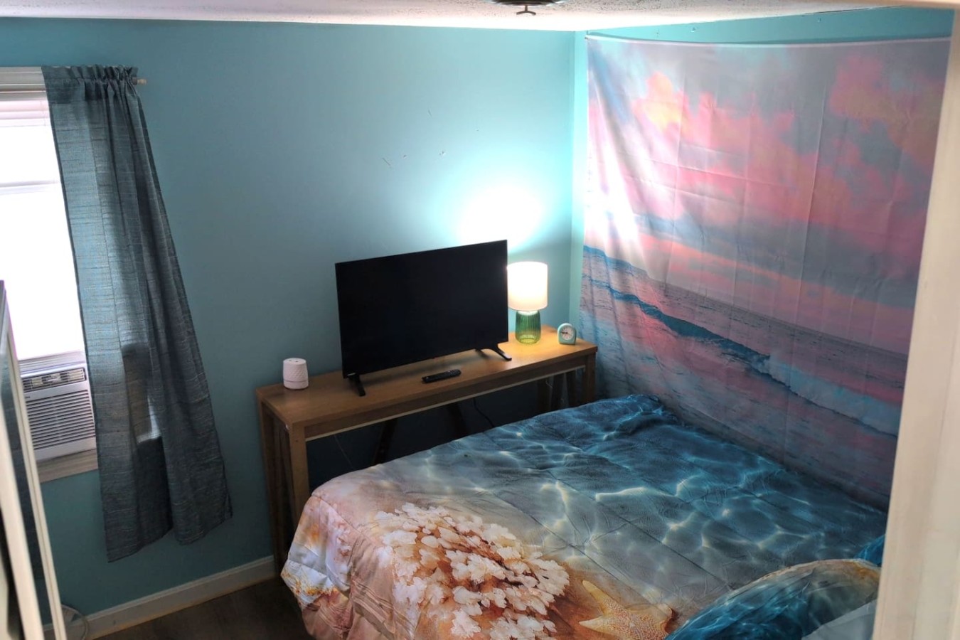 Cozy Beach Haven w/Spacious Balcony - Photo 3