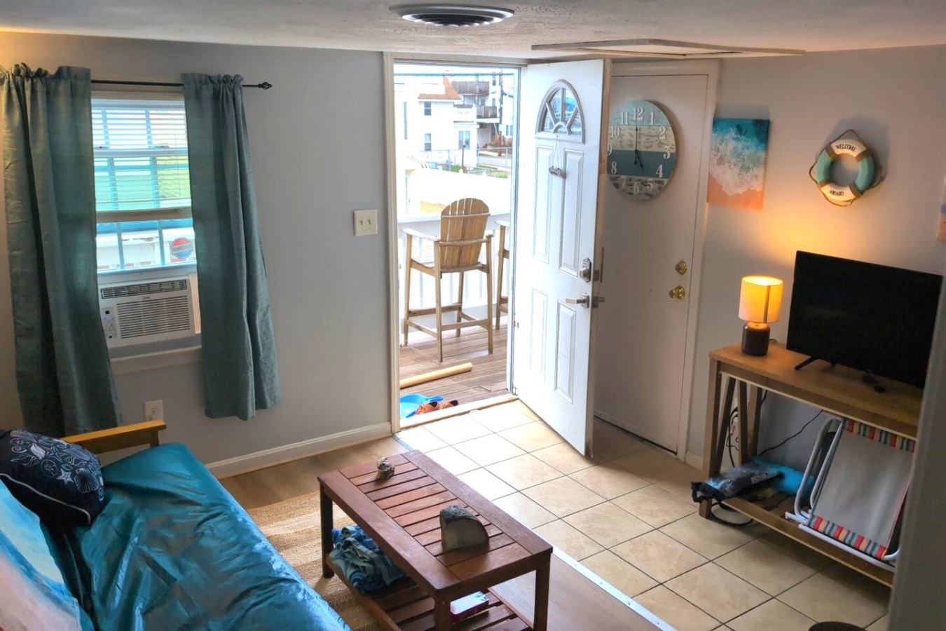 Cozy Beach Haven w/Spacious Balcony - Photo 2