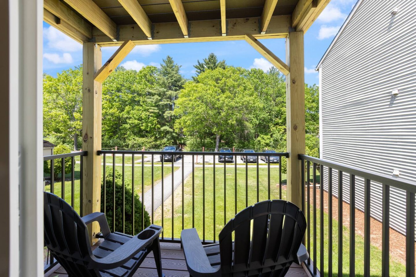 Neighborhood Nest | 10 minutes to Beach & Downtown