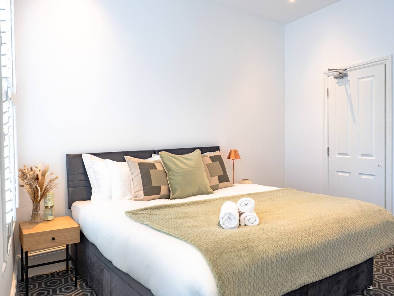 Room 5 – Luxury Super King En-Suite