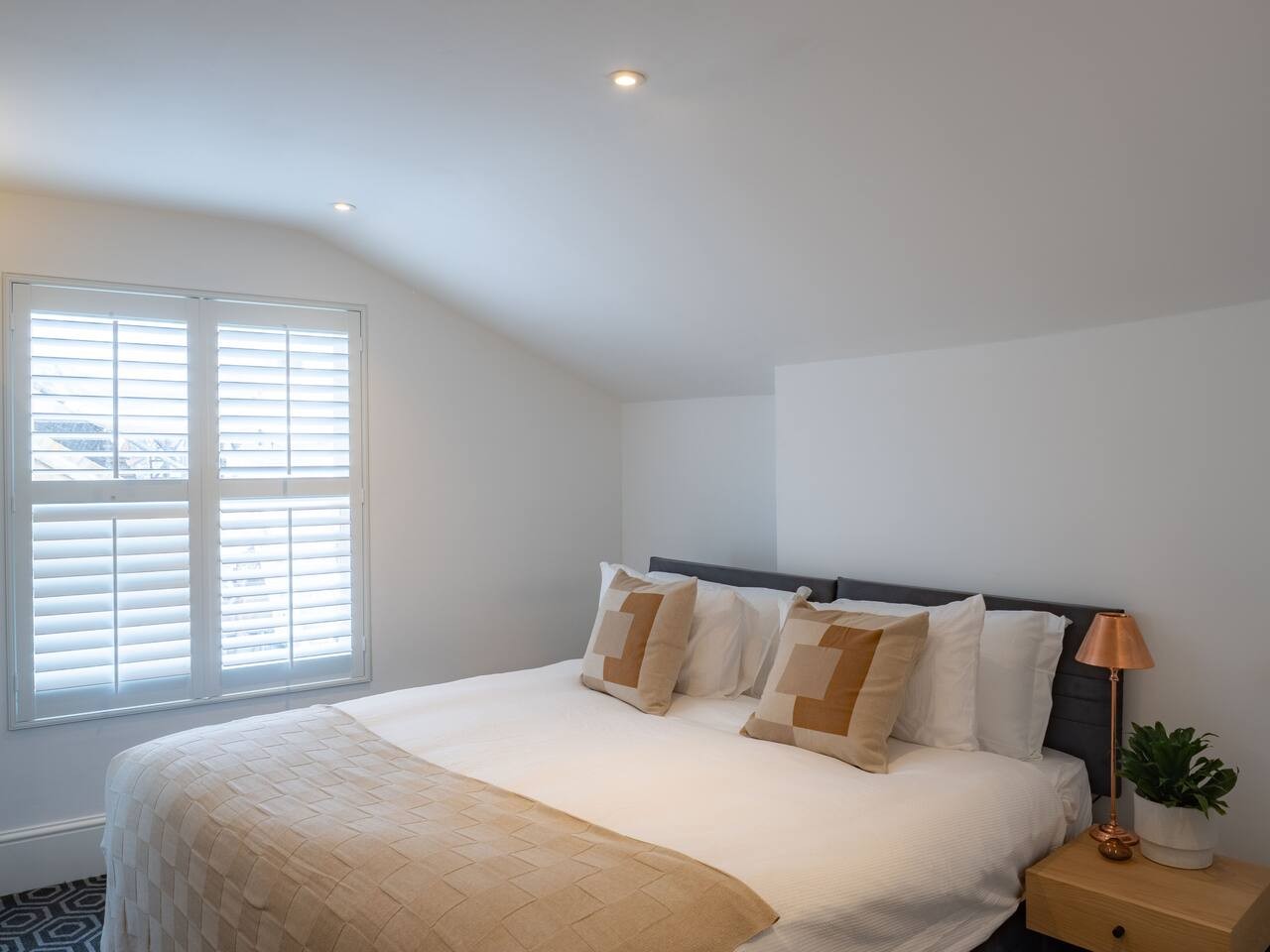 Room 6 – Luxury Super King En-Suite