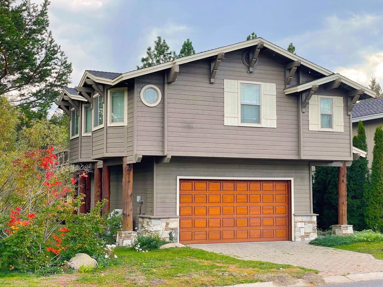 1904 Venice Dr.