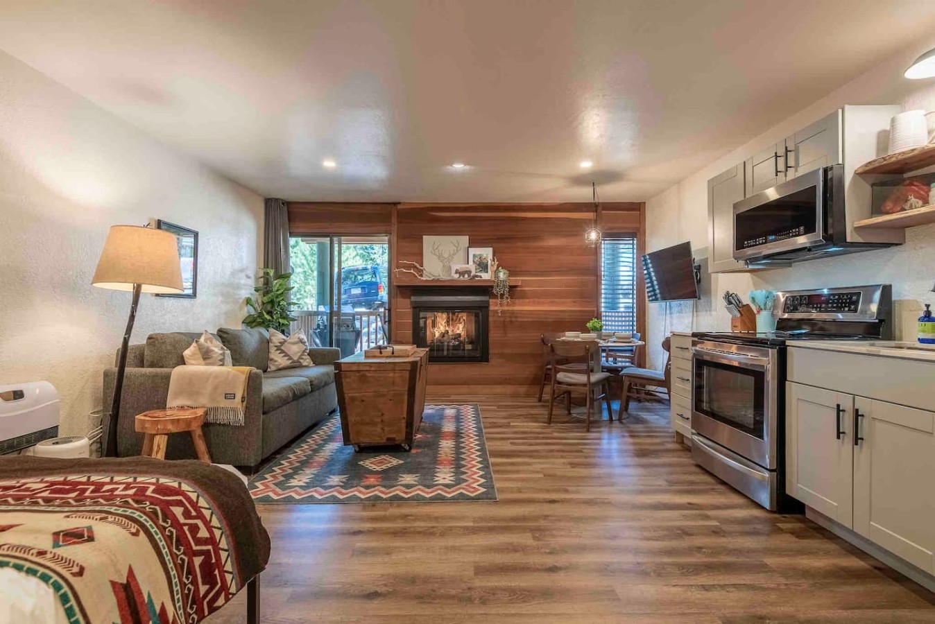 Kings Beach Studio • SUP, Pool, Hot Tub & Sauna