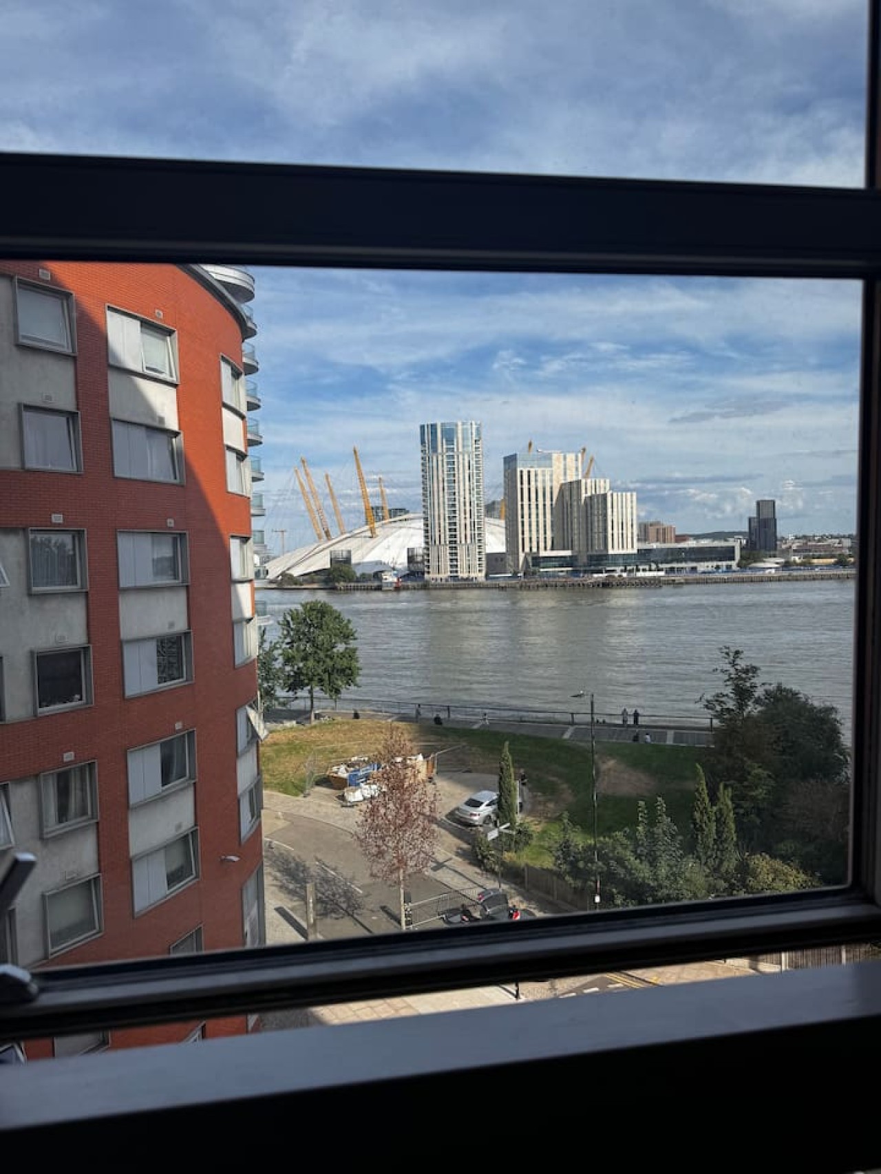 2BR 2B Canary Wharf | River & O2 Views in Aurora Bldg, 164 Blackwall Way 15 - Property image 41 - VivreStays