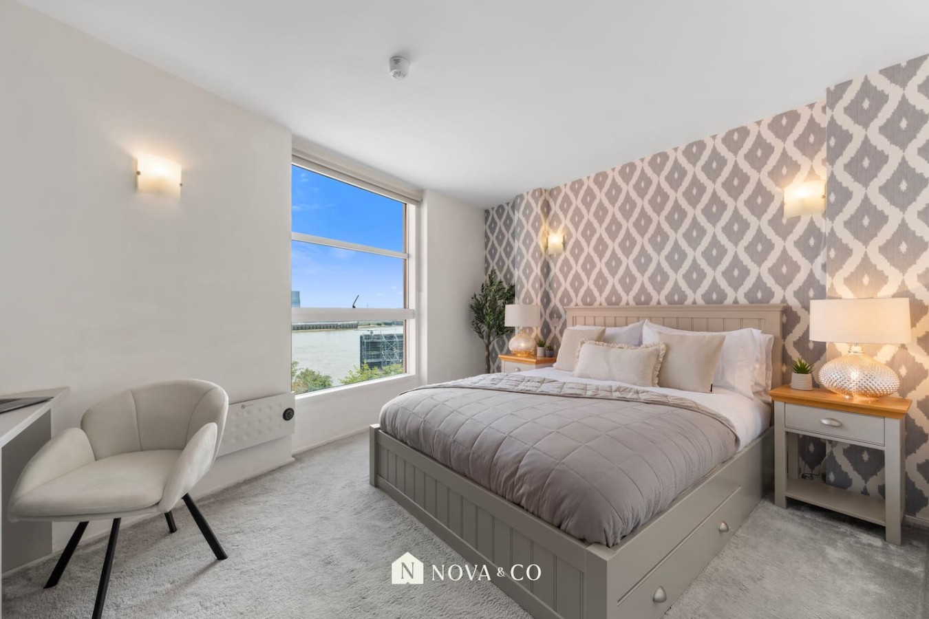2BR 2B Canary Wharf | River & O2 Views in Aurora Bldg, 164 Blackwall Way 15 - Property image 24 - VivreStays
