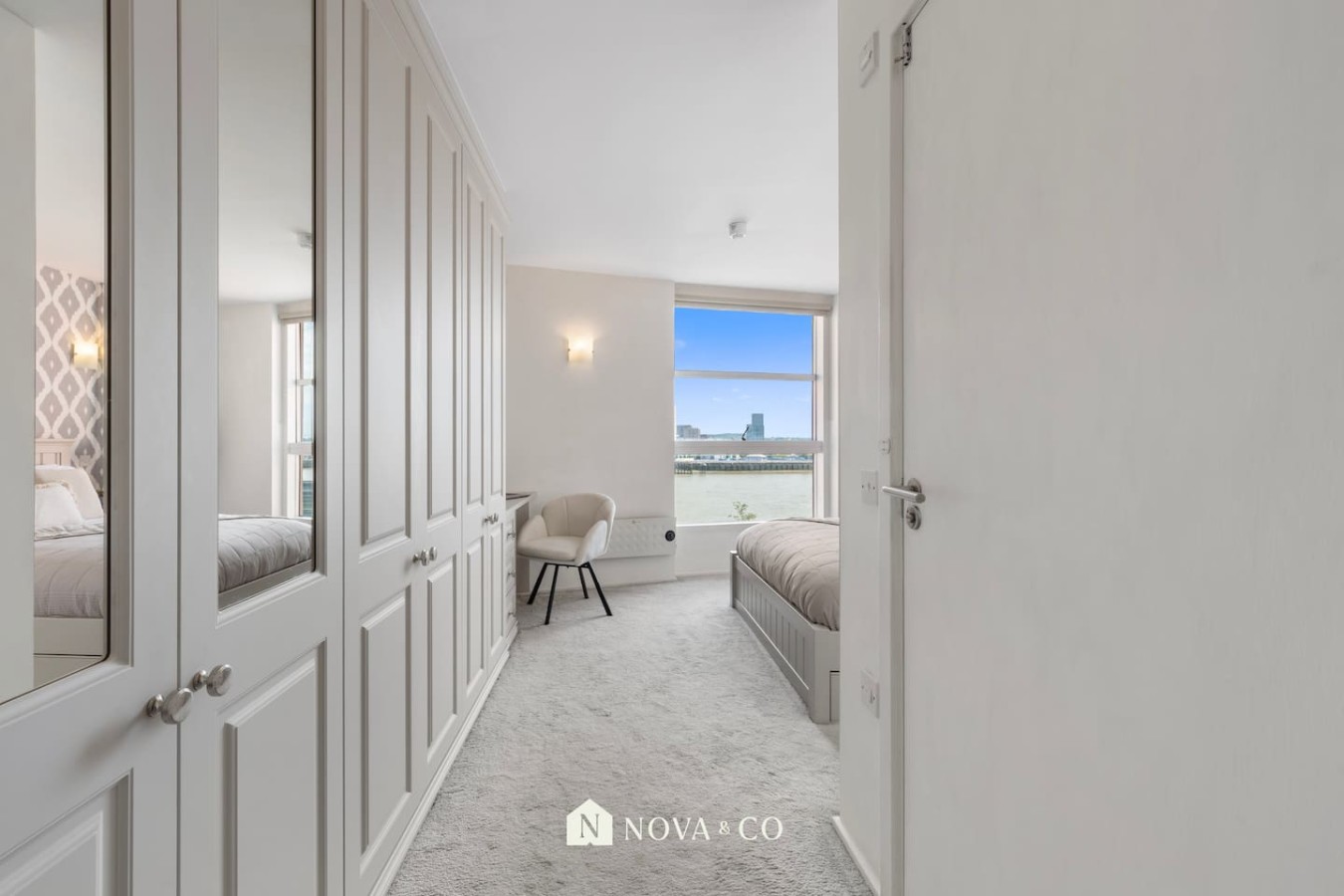 2BR 2B Canary Wharf | River & O2 Views in Aurora Bldg, 164 Blackwall Way 15 - Property image 26 - VivreStays