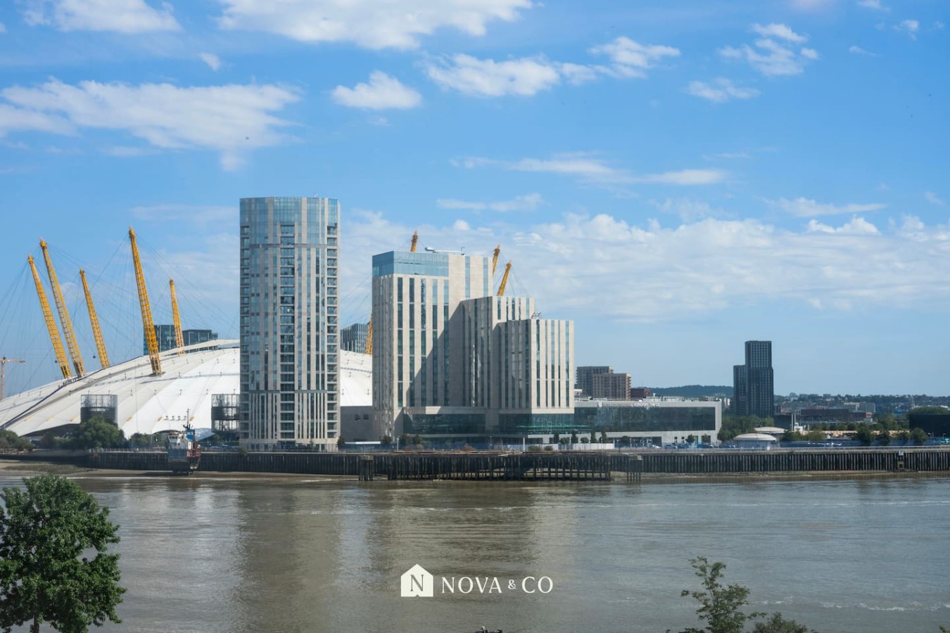 2BR 2B Canary Wharf | River & O2 Views in Aurora Bldg, 164 Blackwall Way 15 - Property image 38 - VivreStays