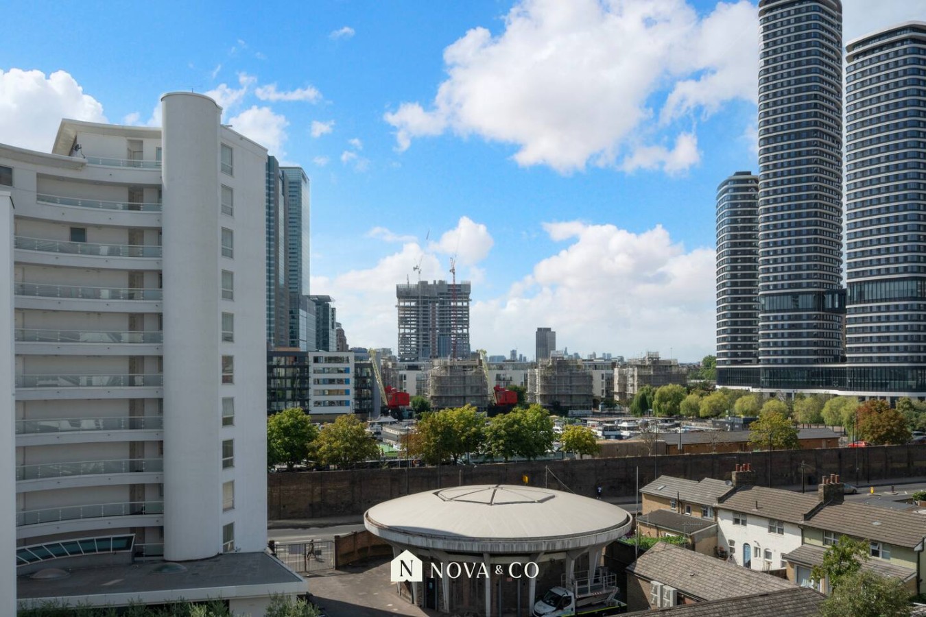 Canary Wharf 2BR | O2 Views & Parking in Aurora Bldg, 164 Blackwall Way 15 - Property image 41 - VivreStays