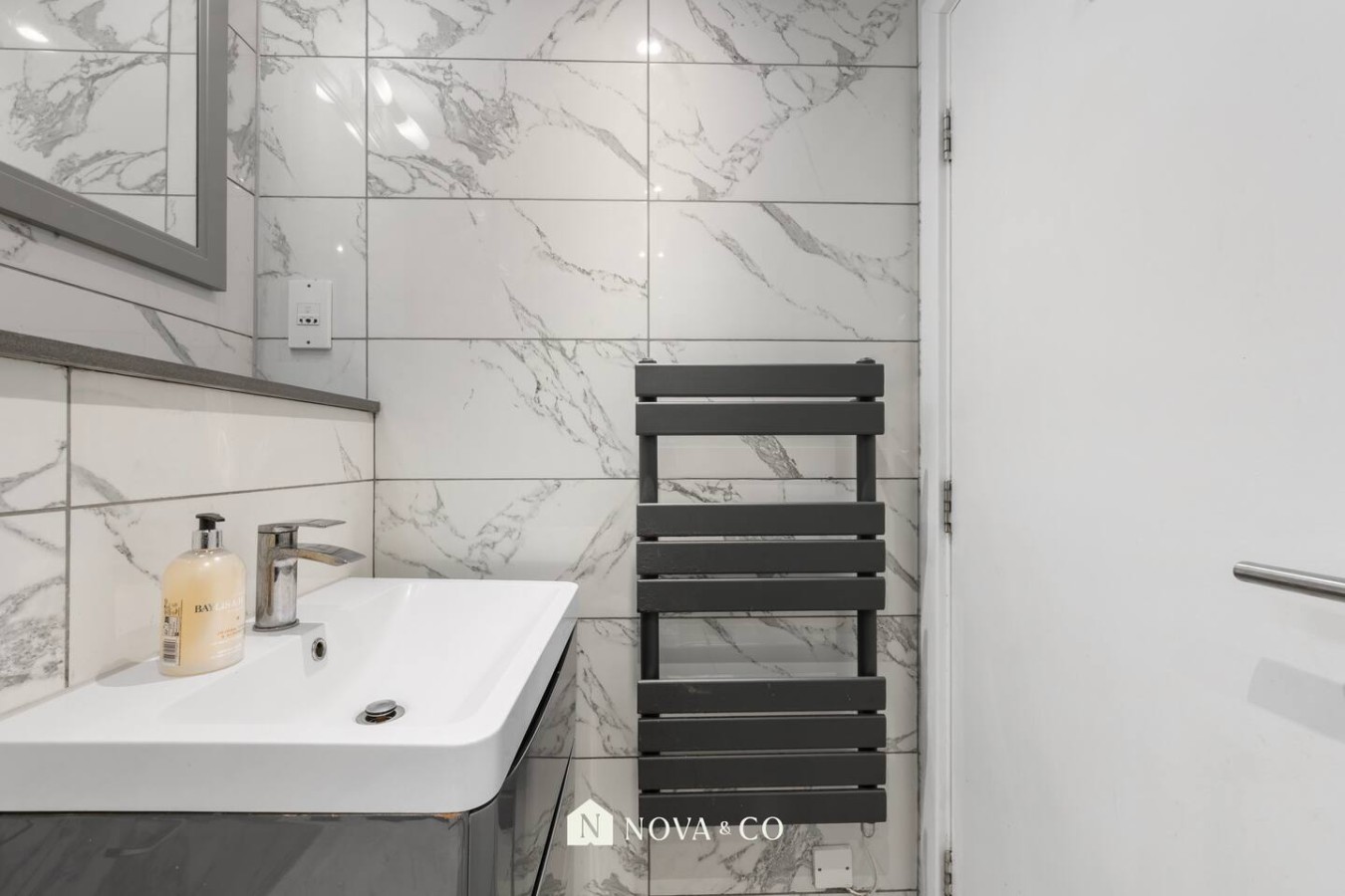 Canary Wharf 2BR | O2 Views & Parking in Aurora Bldg, 164 Blackwall Way 15 - Property image 29 - VivreStays